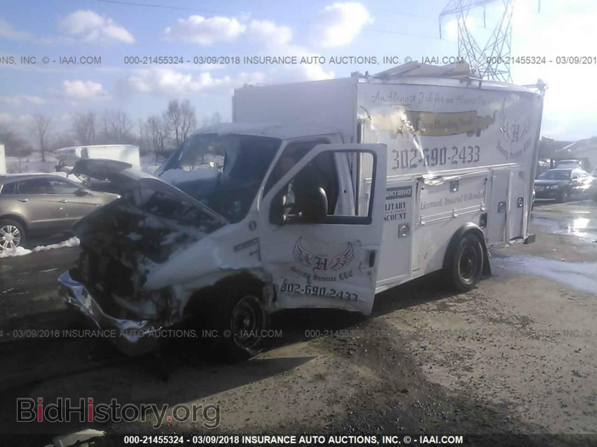 2016 Ford Econoline - VIN: 1FDWE3FL7GDC16943 - Фото 2