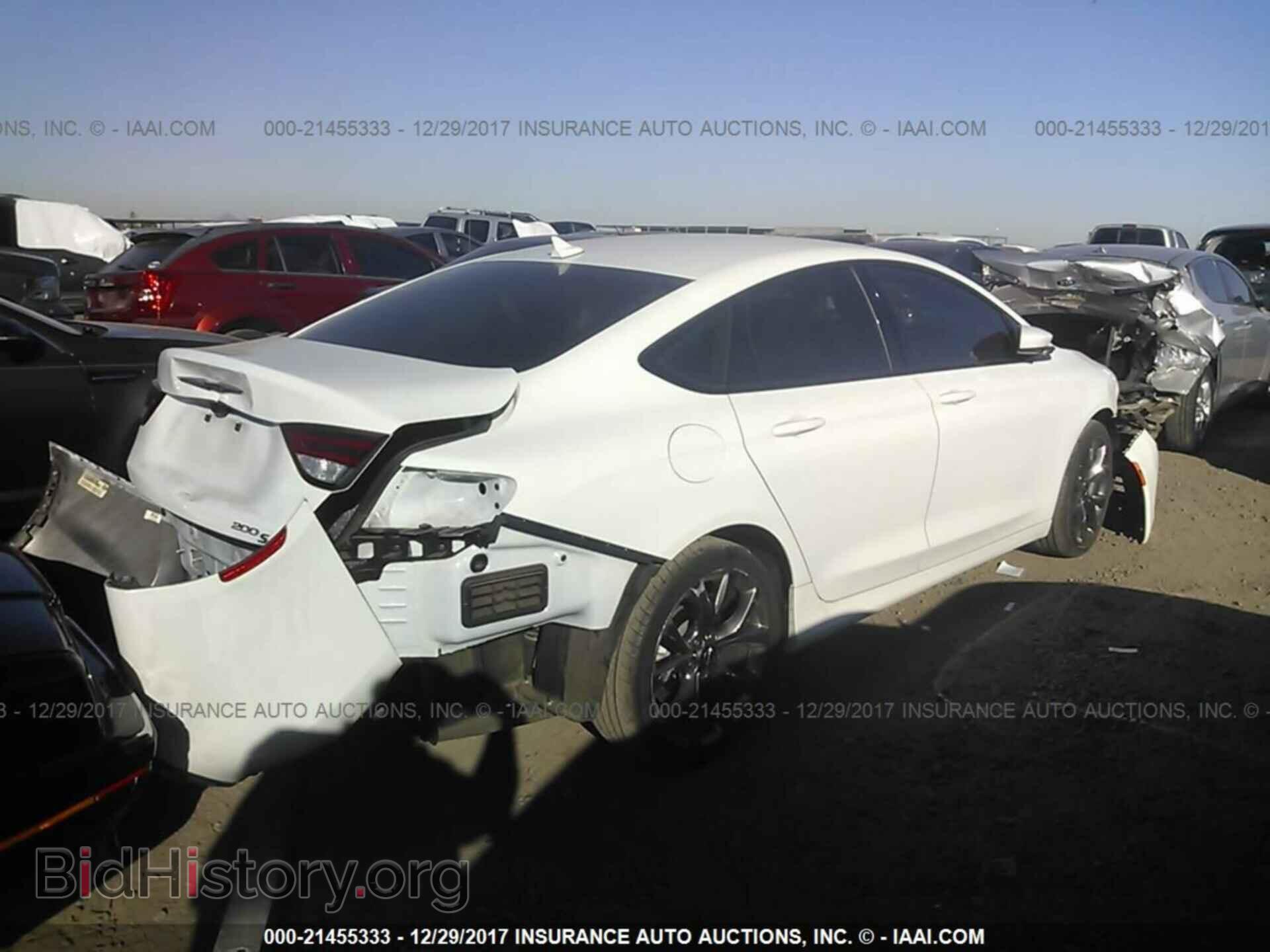 2016 Chrysler 200 - VIN: 1C3CCCBG0GN113187 - Photo 4