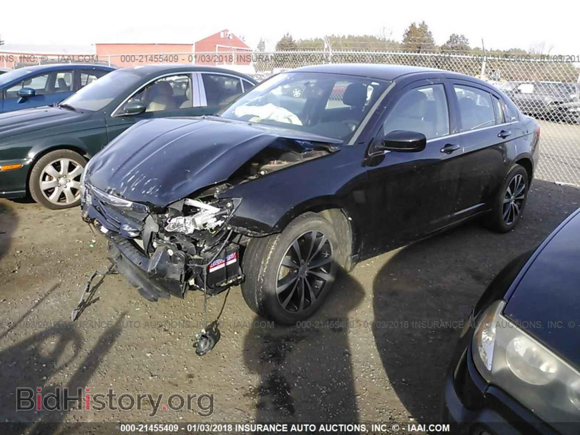 2013 Chrysler 200 - VIN: 1C3CCBBB6DN653069 - Photo 2
