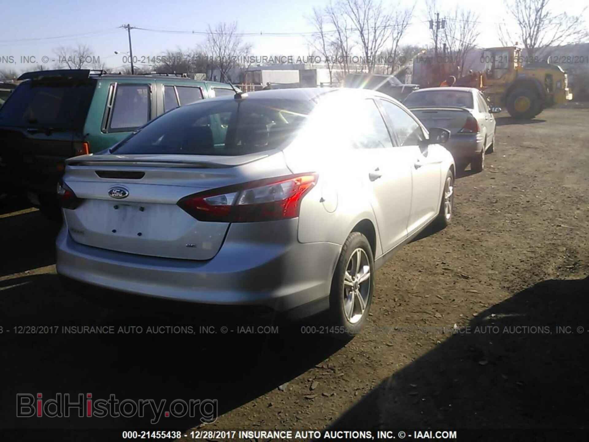 2012 Ford Focus - VIN: 1FAHP3F21CL229949 - Photo 4