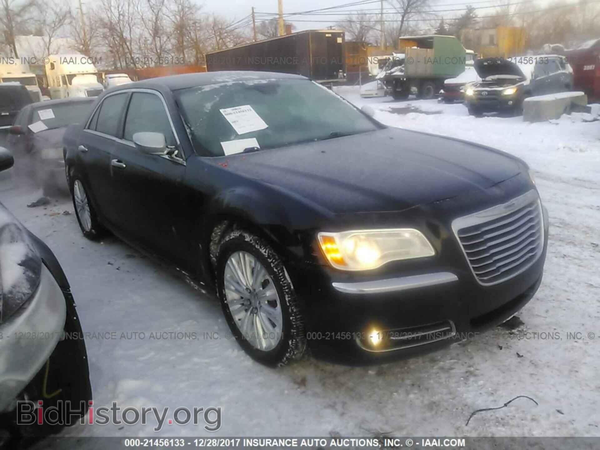 Фотография 2C3CCAKT7CH284135 - Chrysler 300c 2012