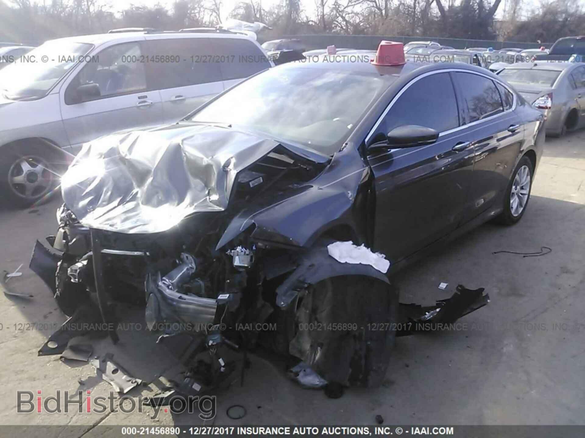 2015 Chrysler 200 - VIN: 1C3CCCCB2FN708477 - Фото 2