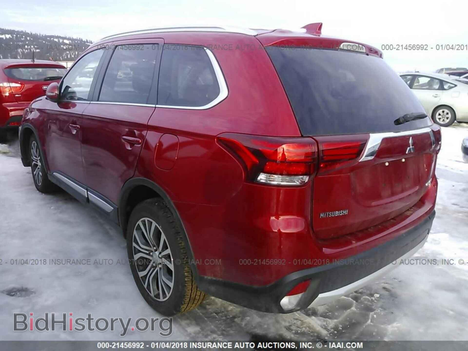 2017 Mitsubishi Outlander - VIN: JA4AZ3A39HZ070862 - Фото 3
