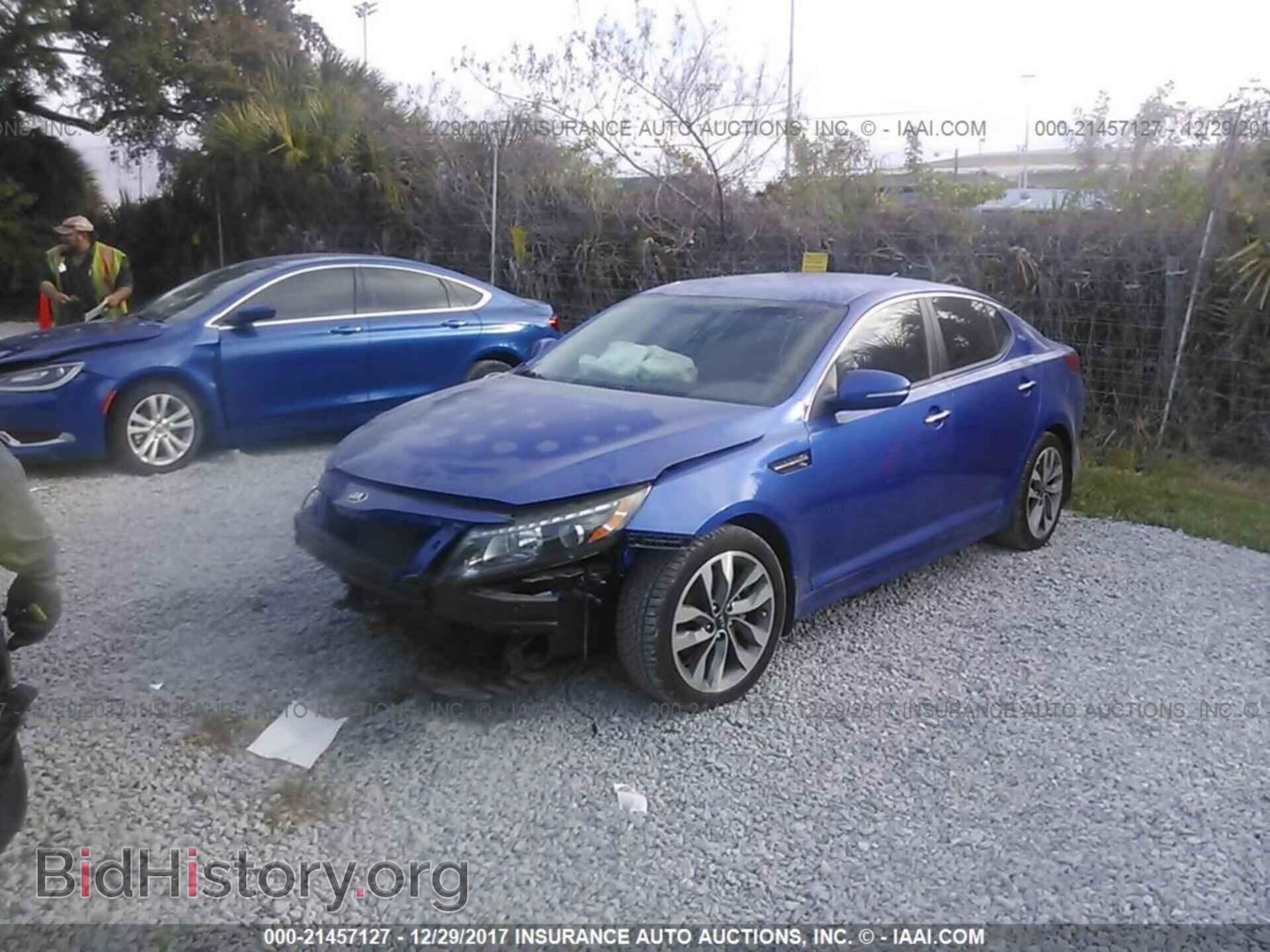 2015 Kia Optima - VIN: 5XXGR4A77FG390044 - Photo 2
