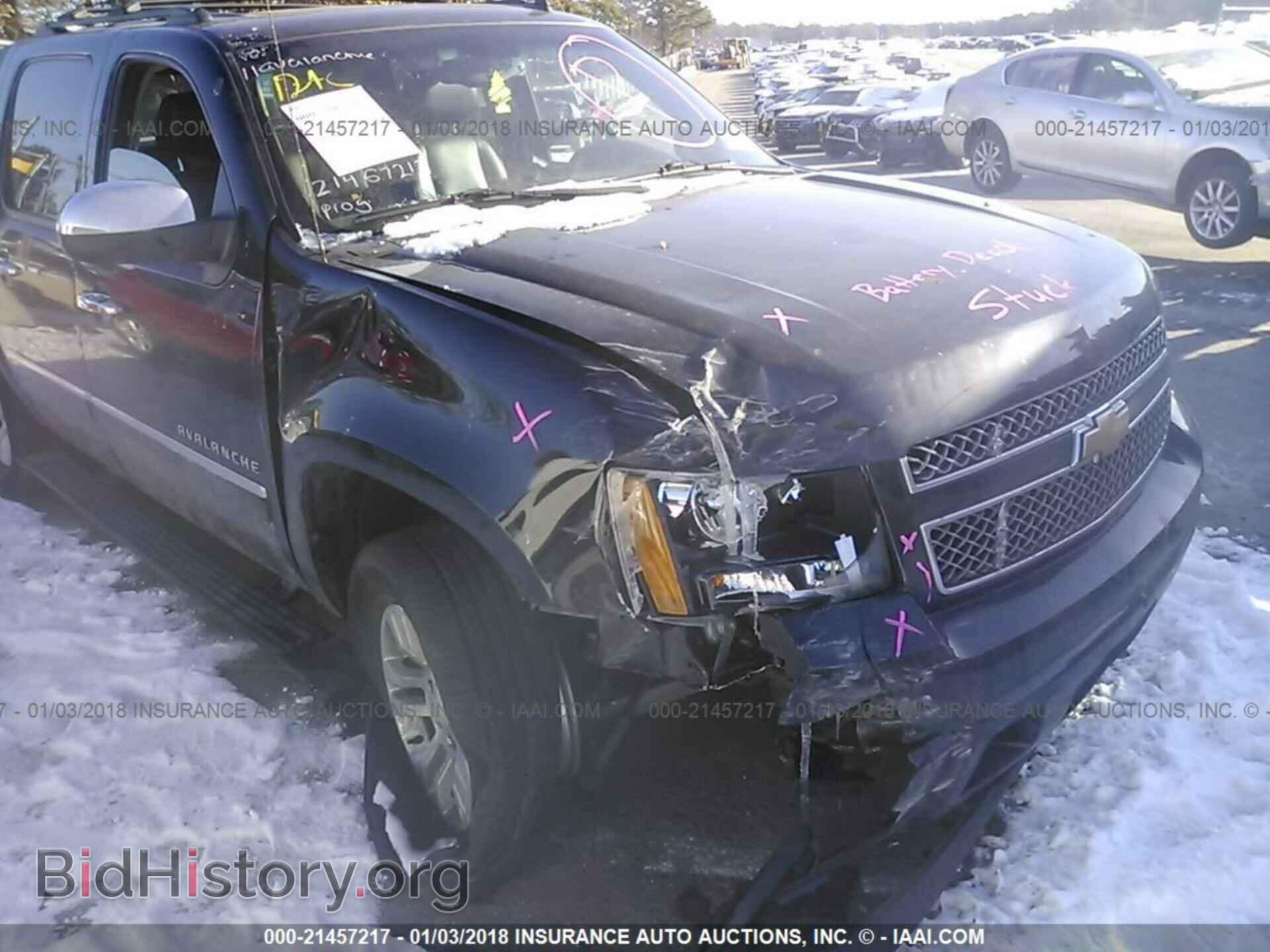 2011 Chevrolet Avalanche - VIN: 3GNTKGE32BG366177 - Фото 6