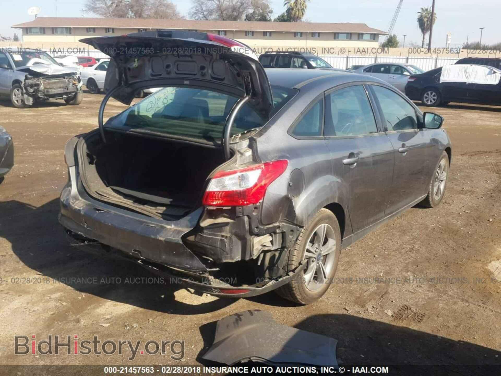 2014 Ford Focus - VIN: 1FADP3F22EL300464 - Photo 4