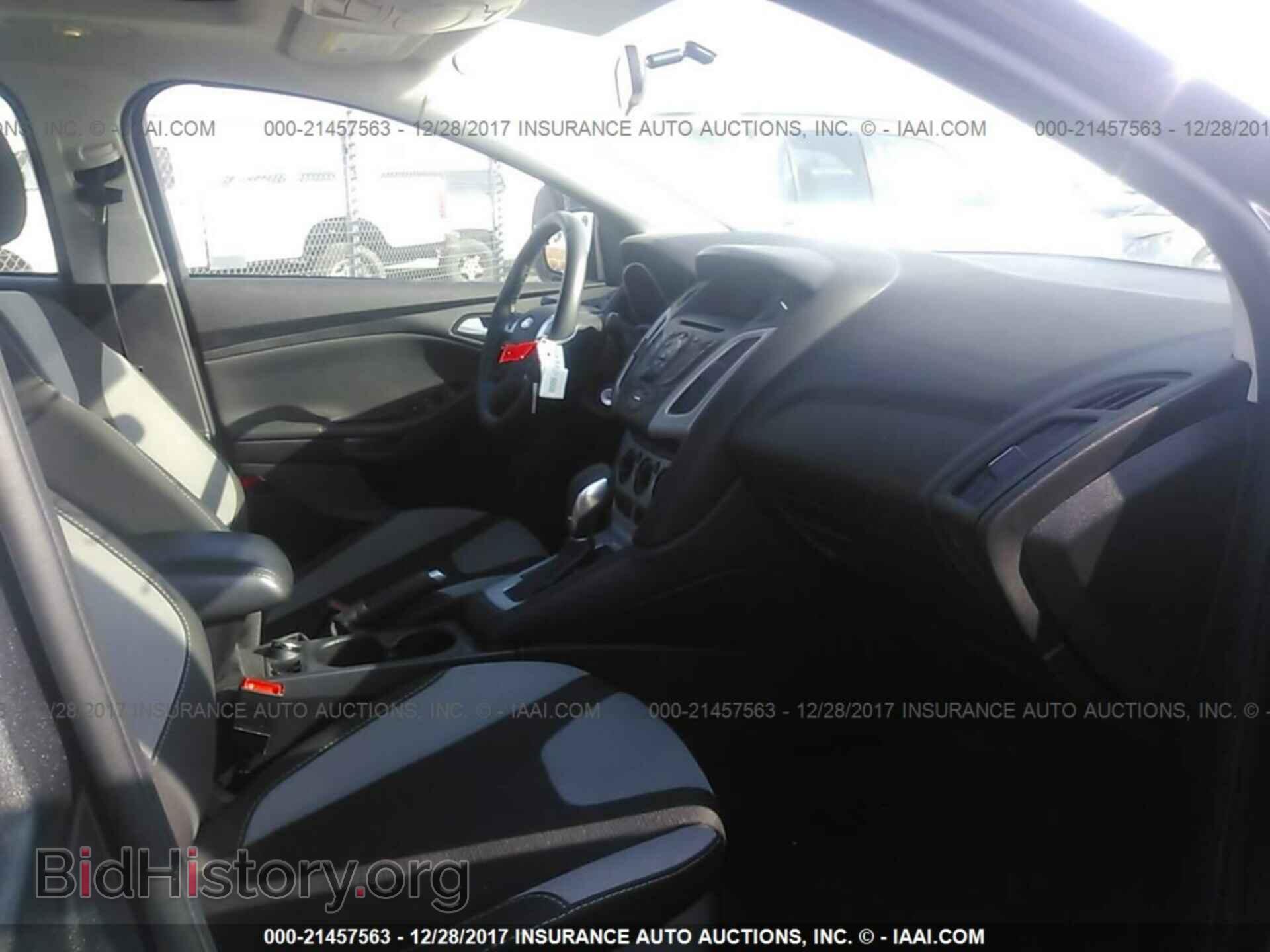 2014 Ford Focus - VIN: 1FADP3F22EL300464 - Photo 5