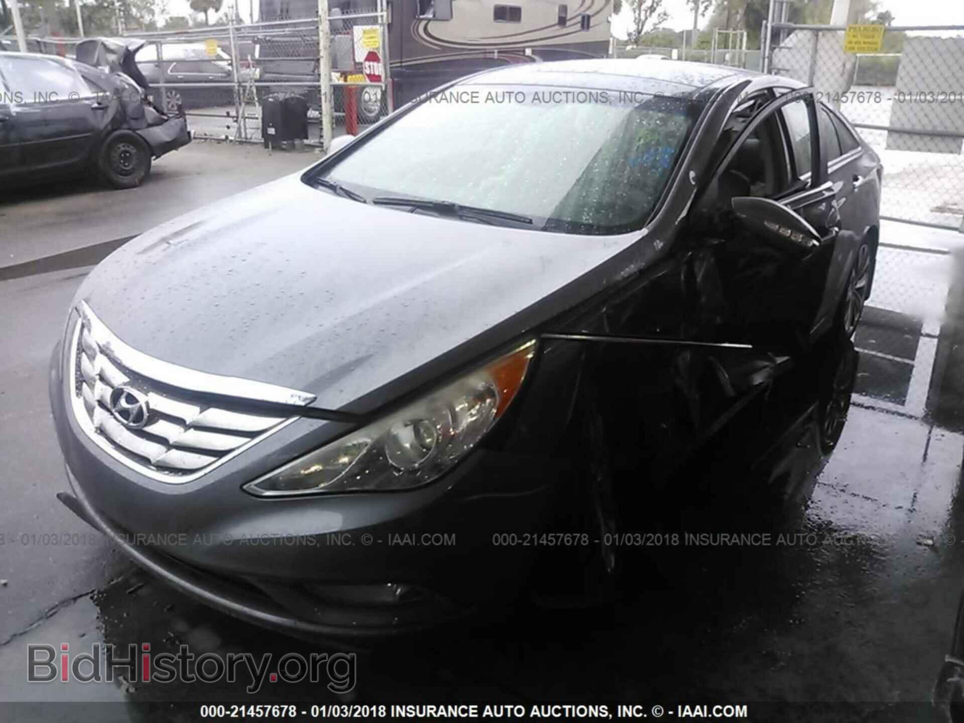 2012 Hyundai Sonata - VIN: 5NPEC4AB7CH390428 - Photo 2