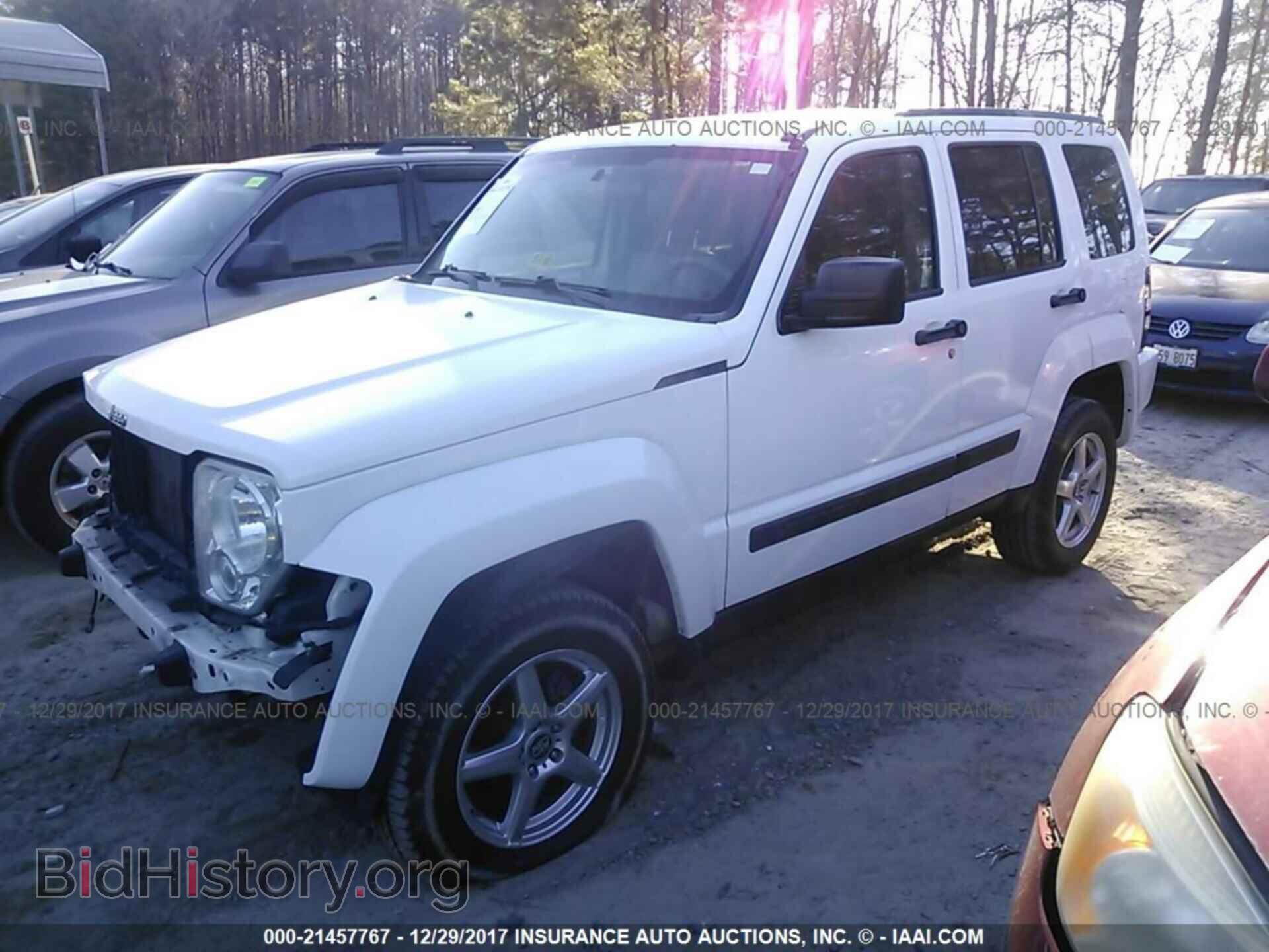 2011 Jeep Liberty - VIN: 1J4PN2GK2BW565458 - Фото 2
