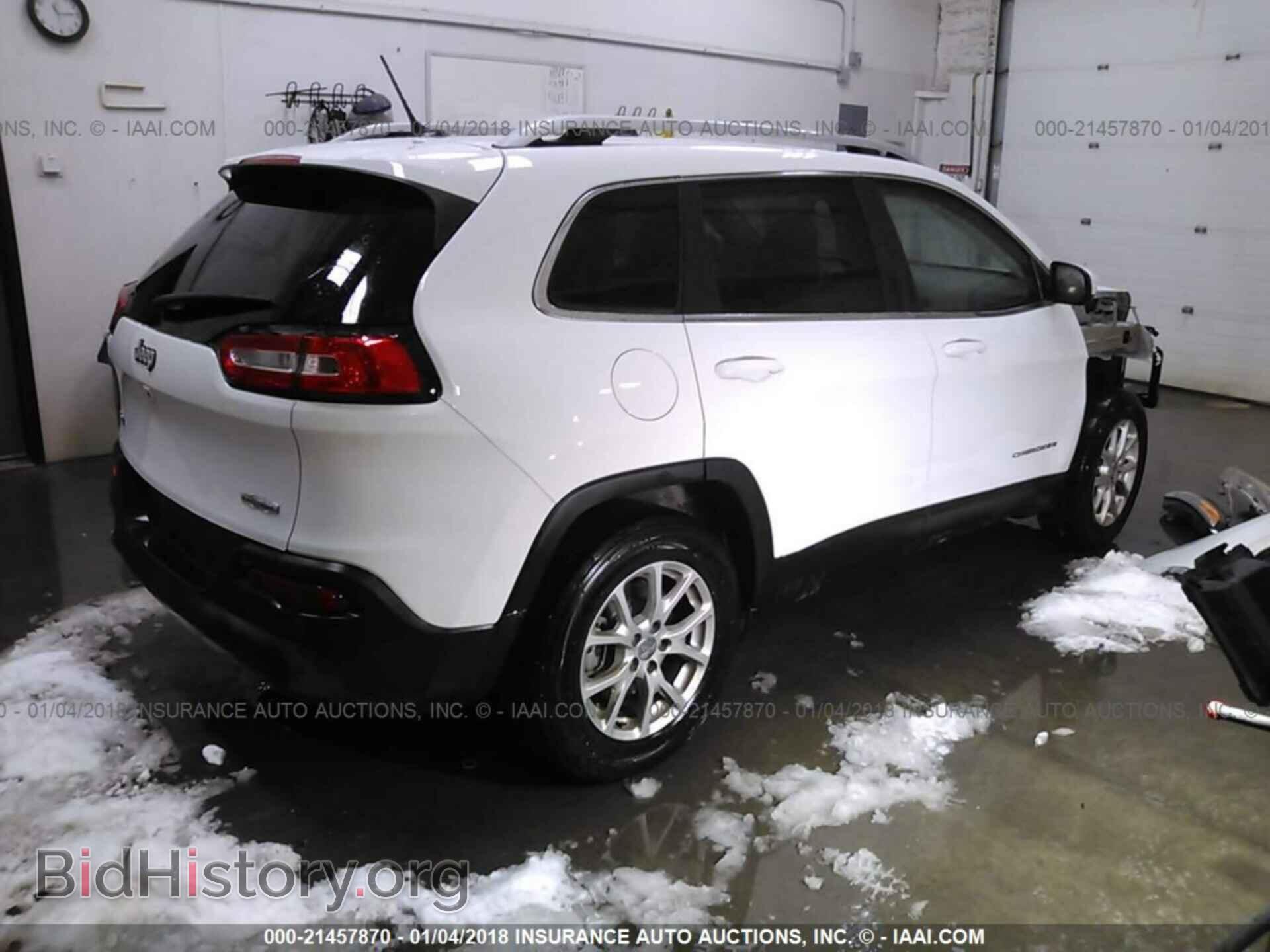 2017 Jeep Cherokee - VIN: 1C4PJMCB0HW615270 - Photo 4