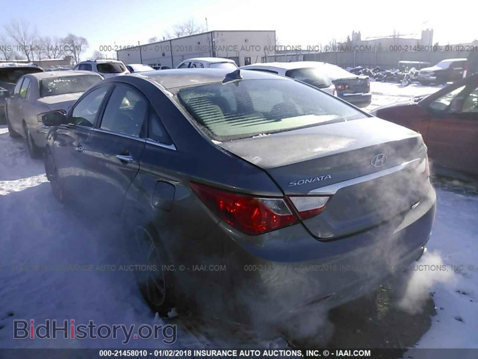 2012 Hyundai Sonata - VIN: 5NPEC4AC1CH357420 - Photo 3