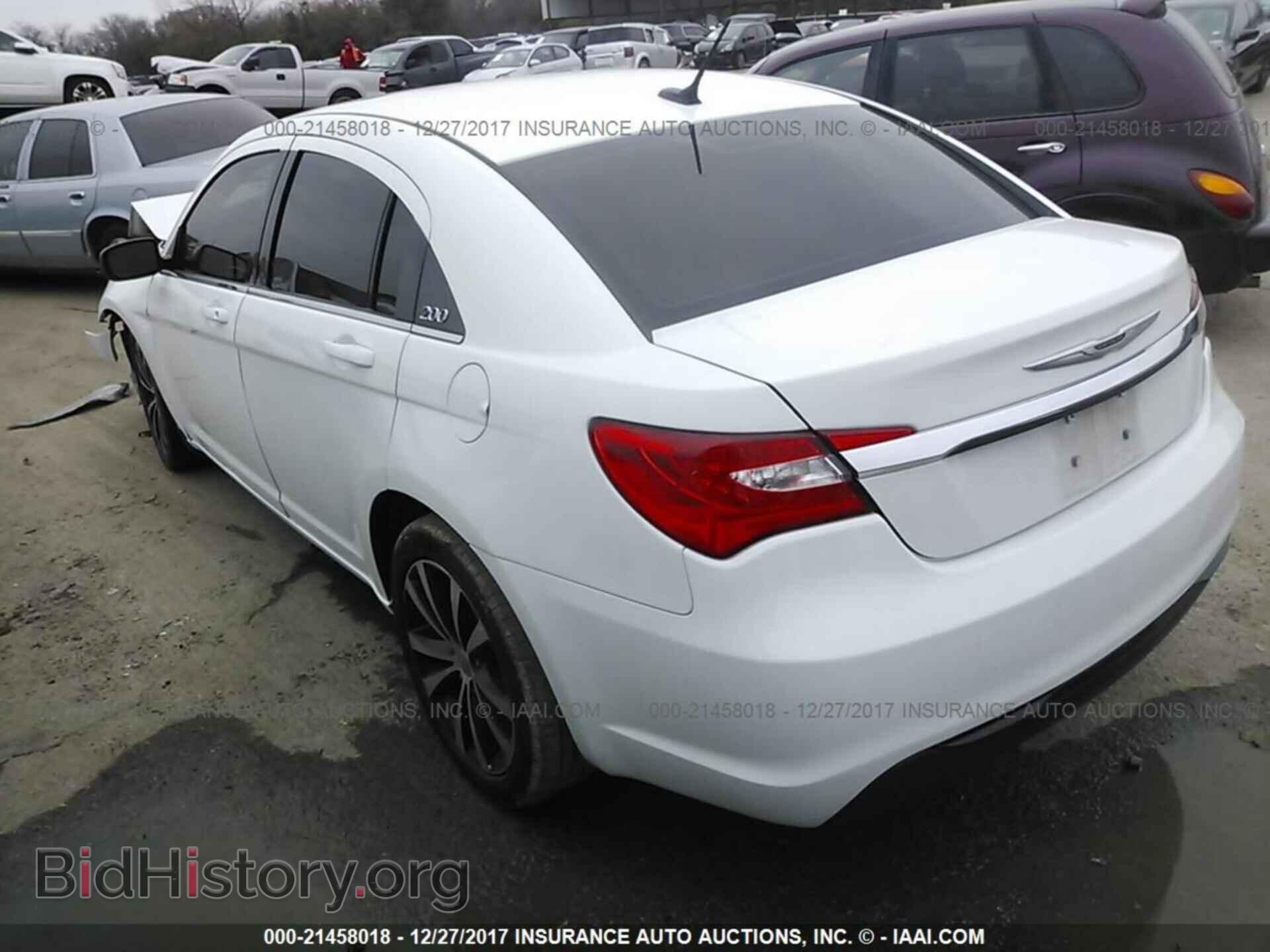 2014 Chrysler 200 - VIN: 1C3CCBBB8EN120593 - Фото 3