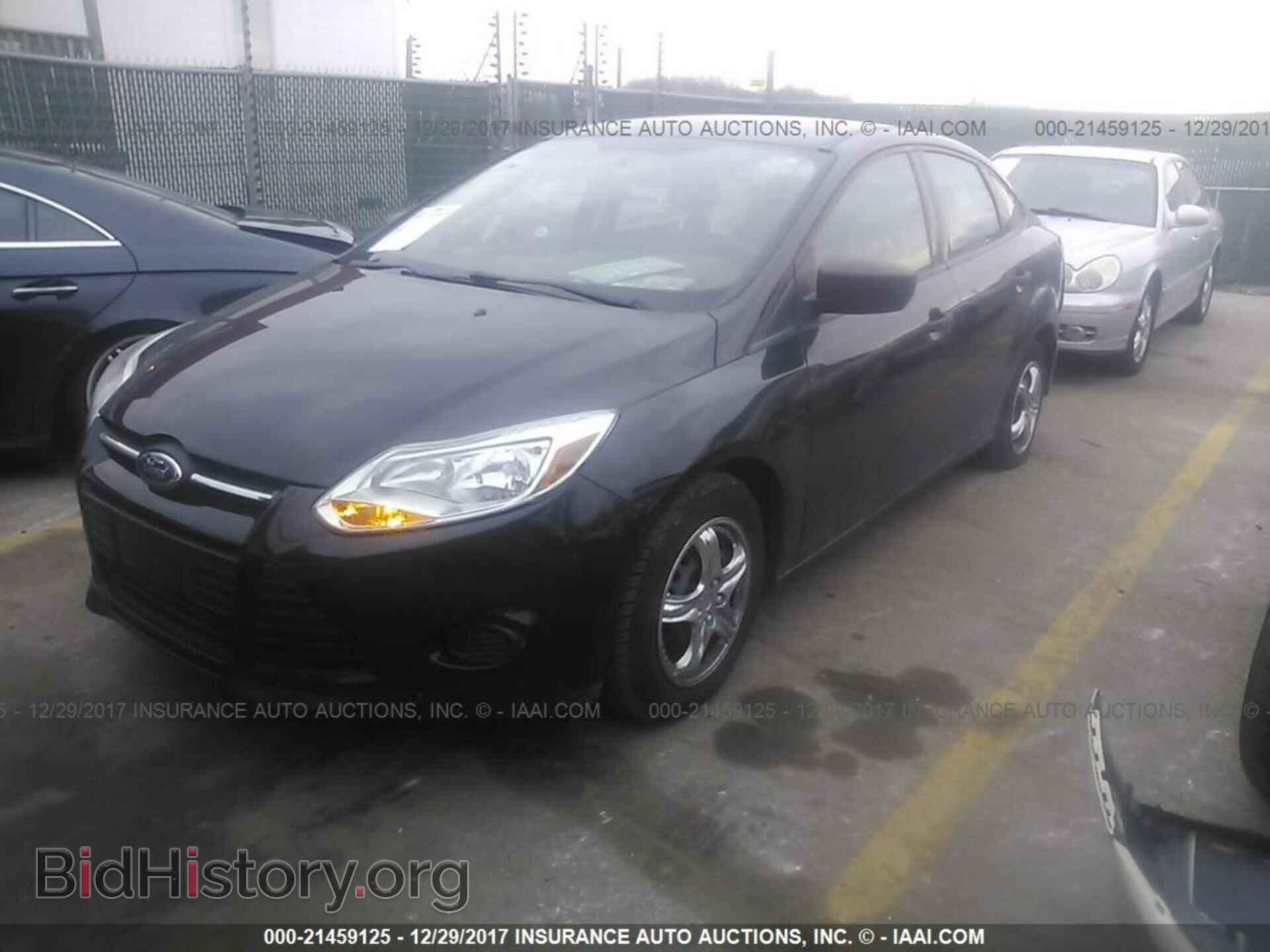 2013 Ford Focus - VIN: 1FADP3E26DL187733 - Фото 2