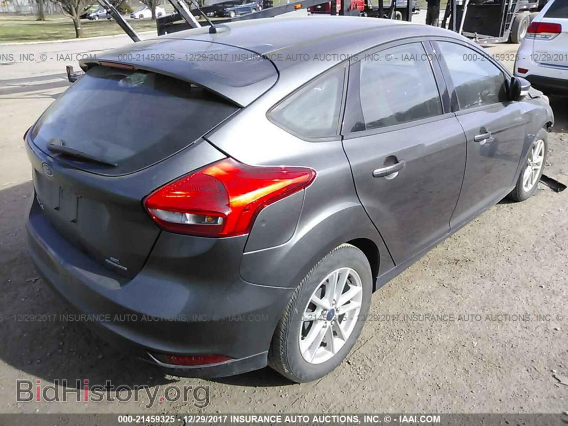 2015 Ford Focus - VIN: 1FADP3K2XFL329461 - Photo 4