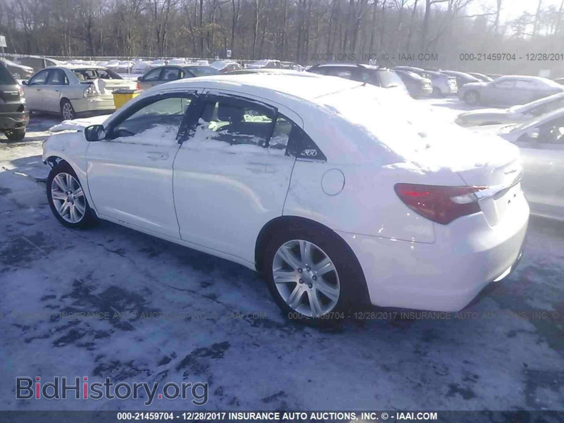 2013 Chrysler 200 - VIN: 1C3CCBBB3DN653191 - Photo 3