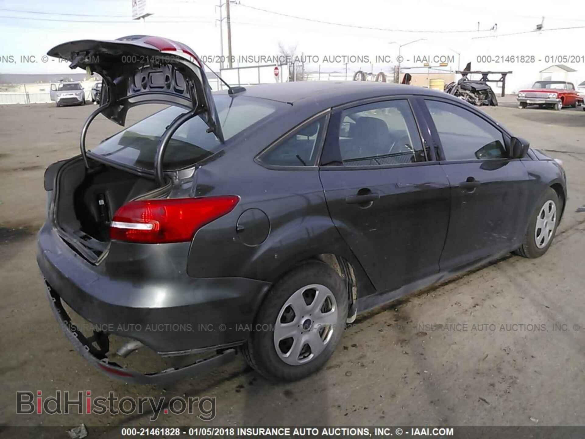 2017 Ford Focus - VIN: 1FADP3E2XHL245204 - Photo 4