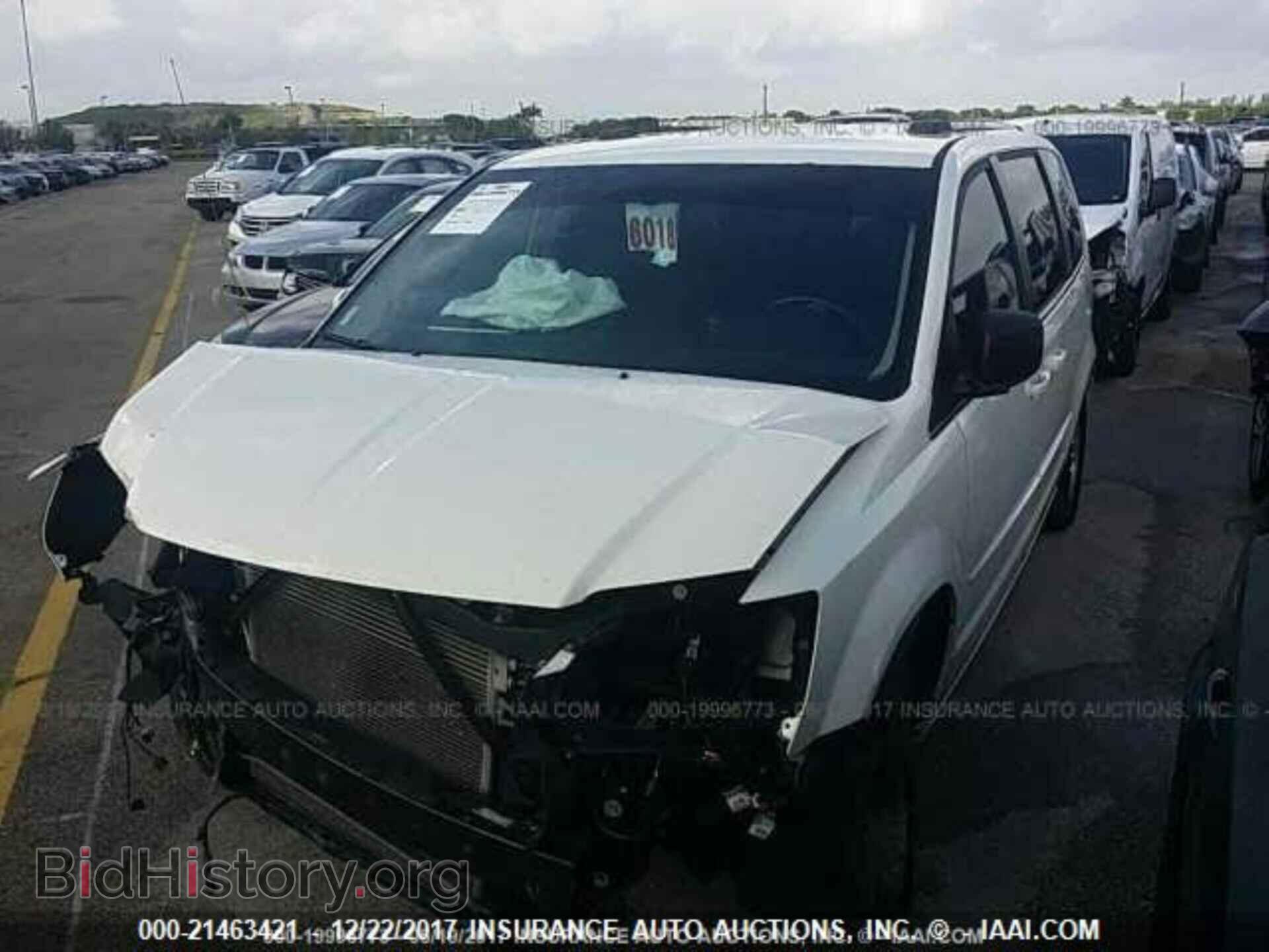 2011 Dodge Caravan - VIN: 2D4RN5DG3BR657626 - Фото 2