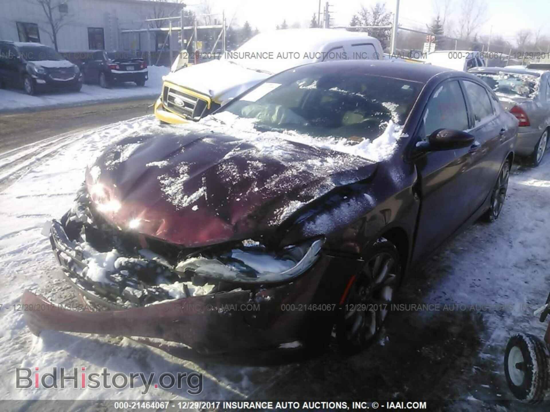 2015 Chrysler 200 - VIN: 1C3CCCDG7FN615724 - Photo 2