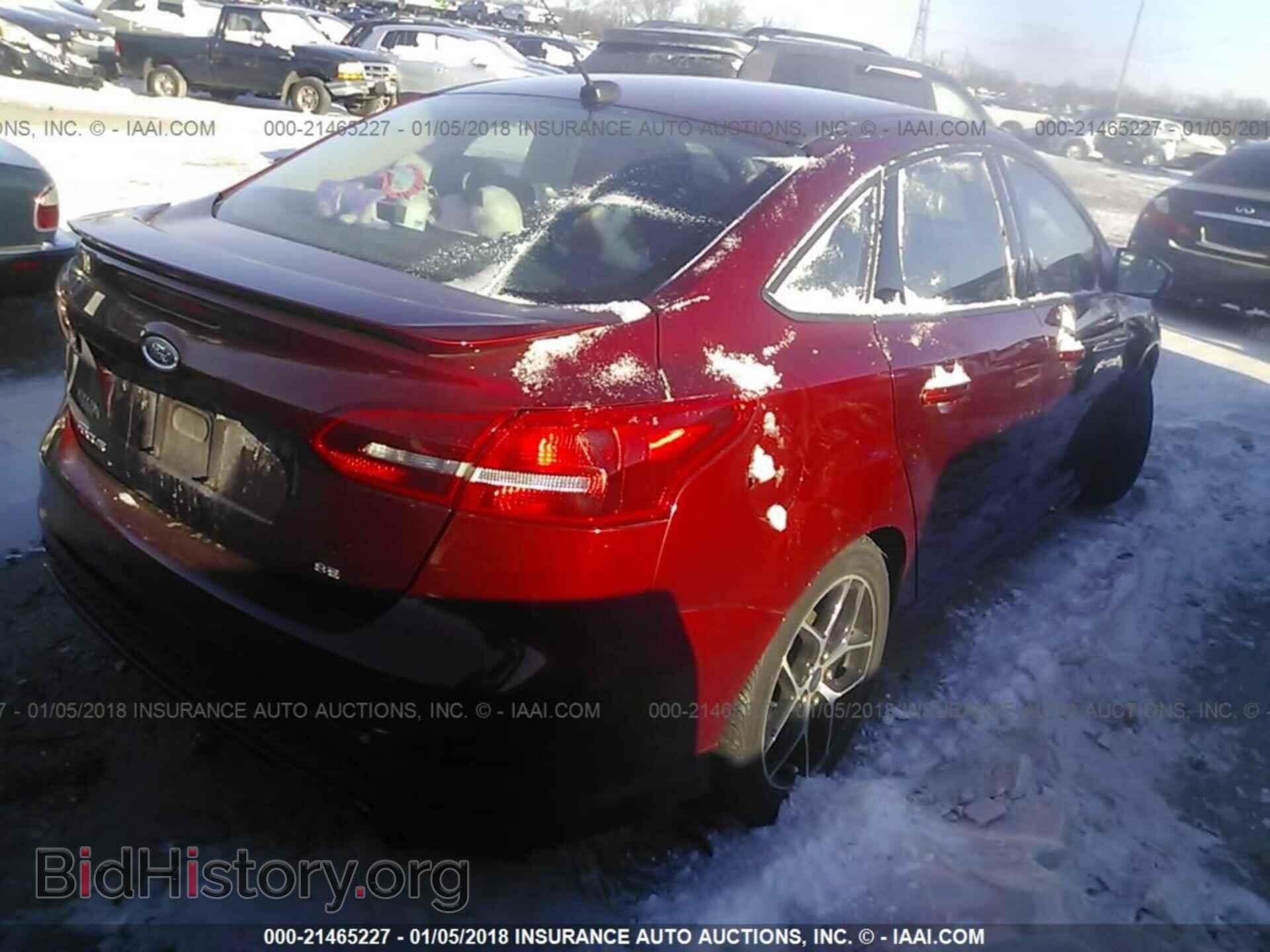 2015 Ford Focus - VIN: 1FADP3F22FL353599 - Photo 4