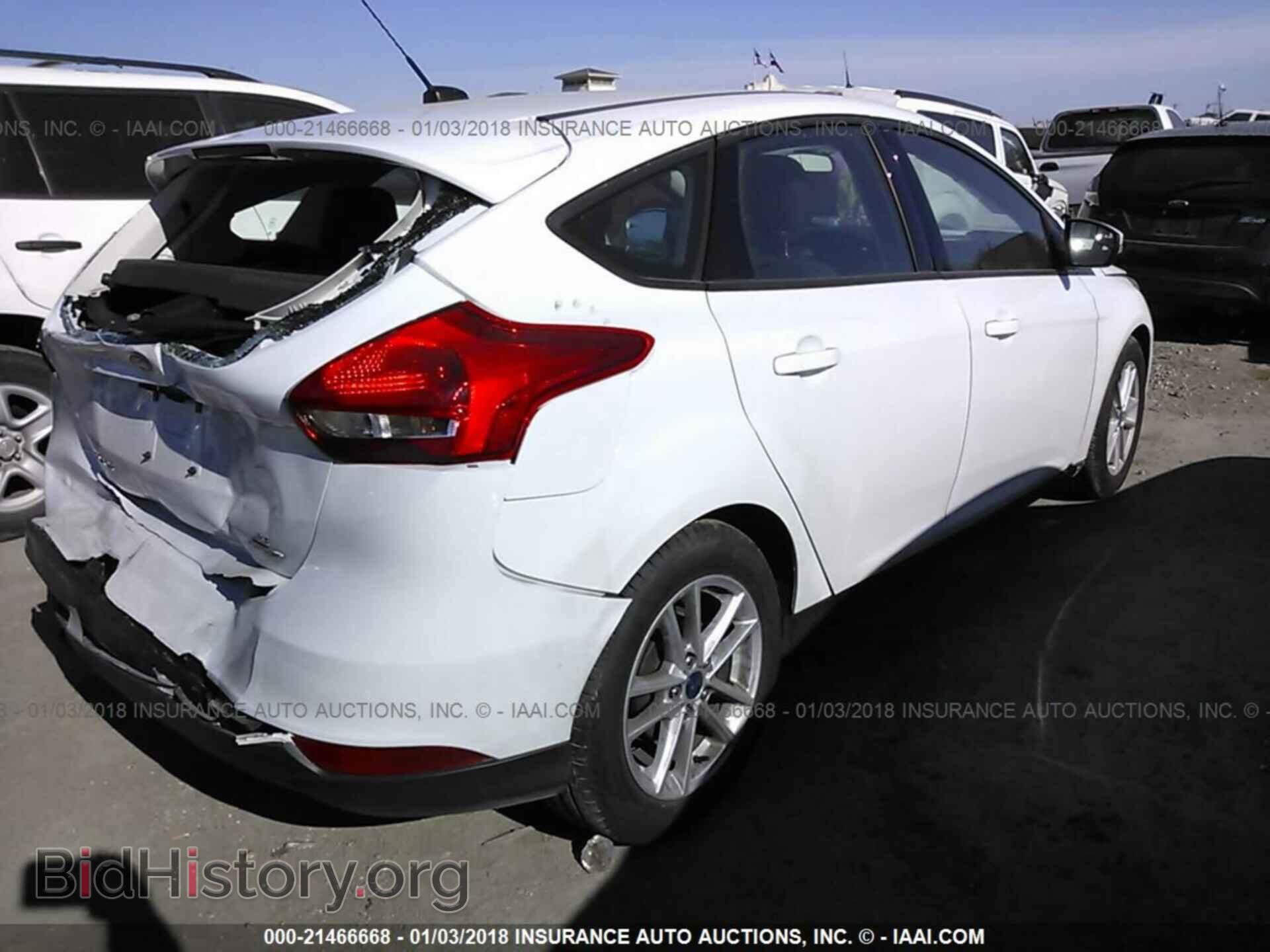 2016 Ford Focus - VIN: 1FADP3K25GL347741 - Photo 4