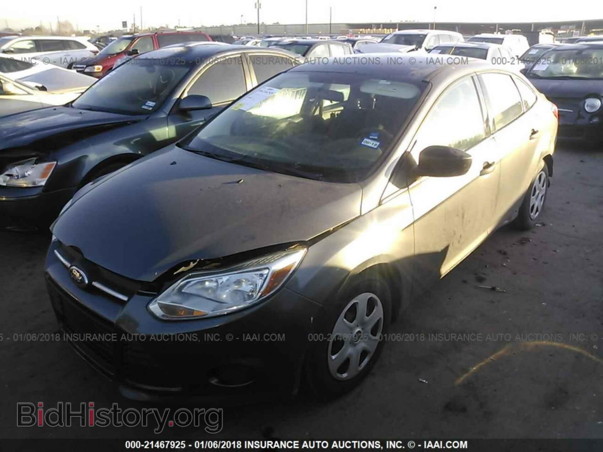 2013 Ford Focus - VIN: 1FADP3E22DL334307 - Photo 2