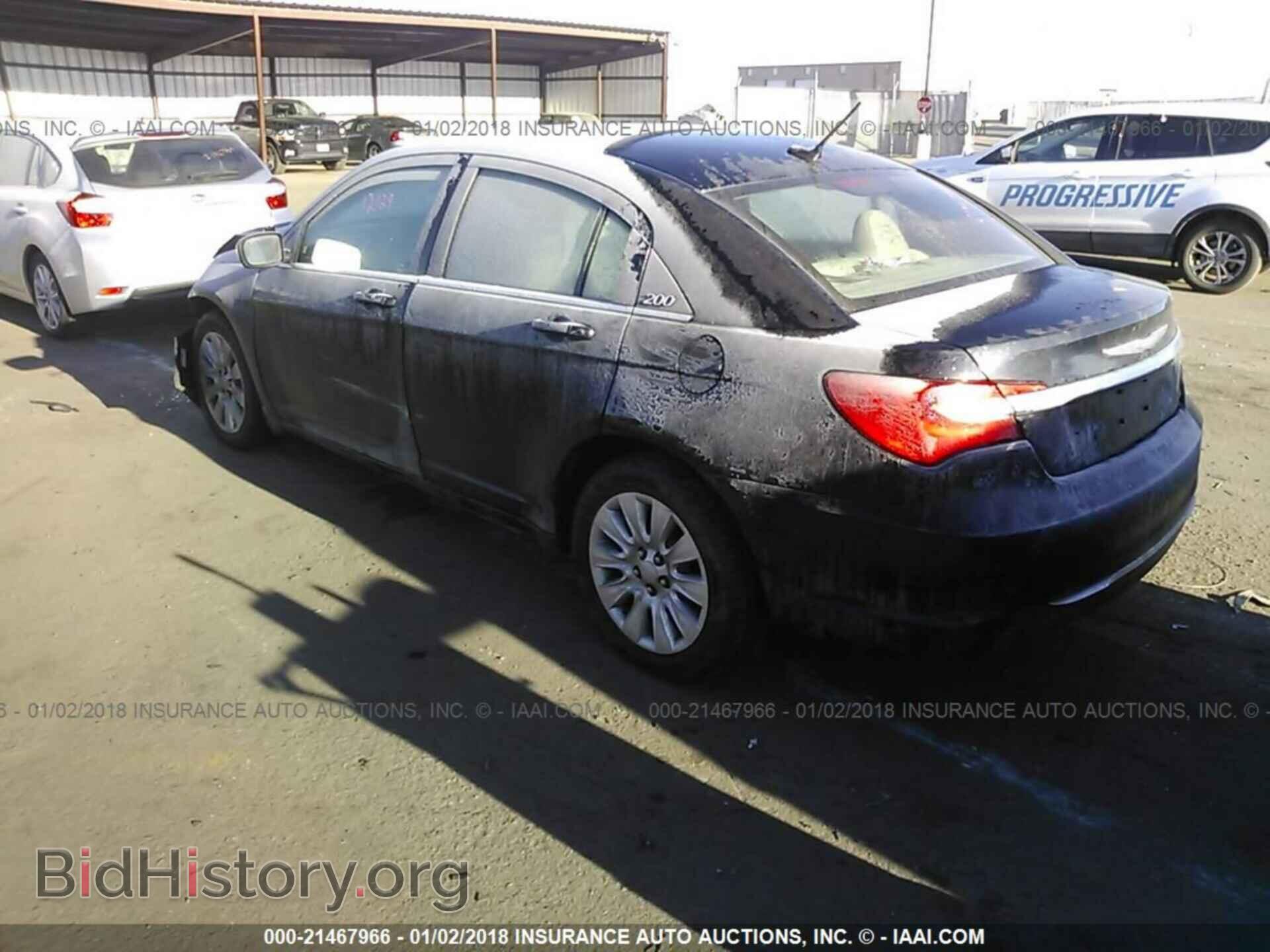 2014 Chrysler 200 - VIN: 1C3CCBABXEN209700 - Photo 3