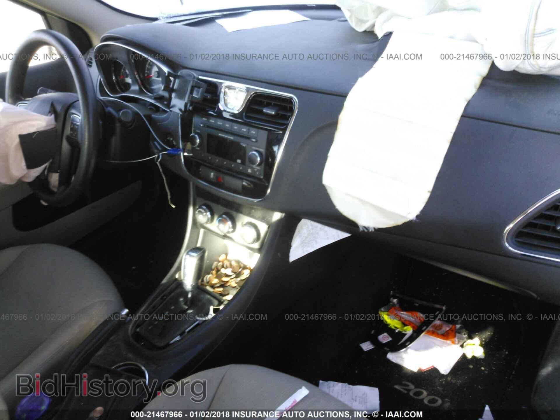 2014 Chrysler 200 - VIN: 1C3CCBABXEN209700 - Photo 5