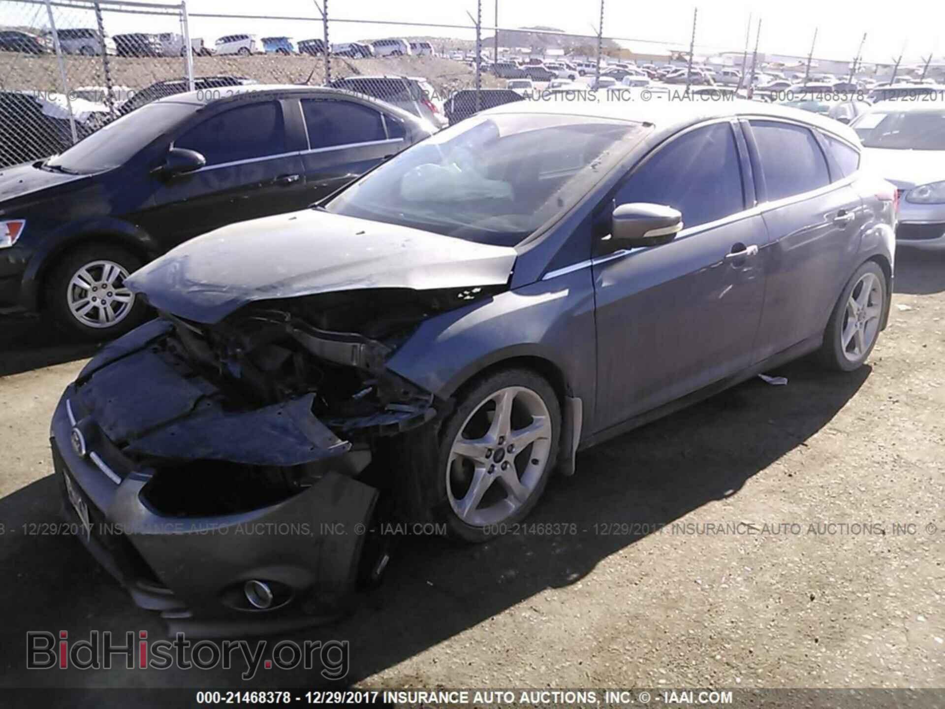 2012 Ford Focus - VIN: 1FAHP3N23CL384195 - Photo 2