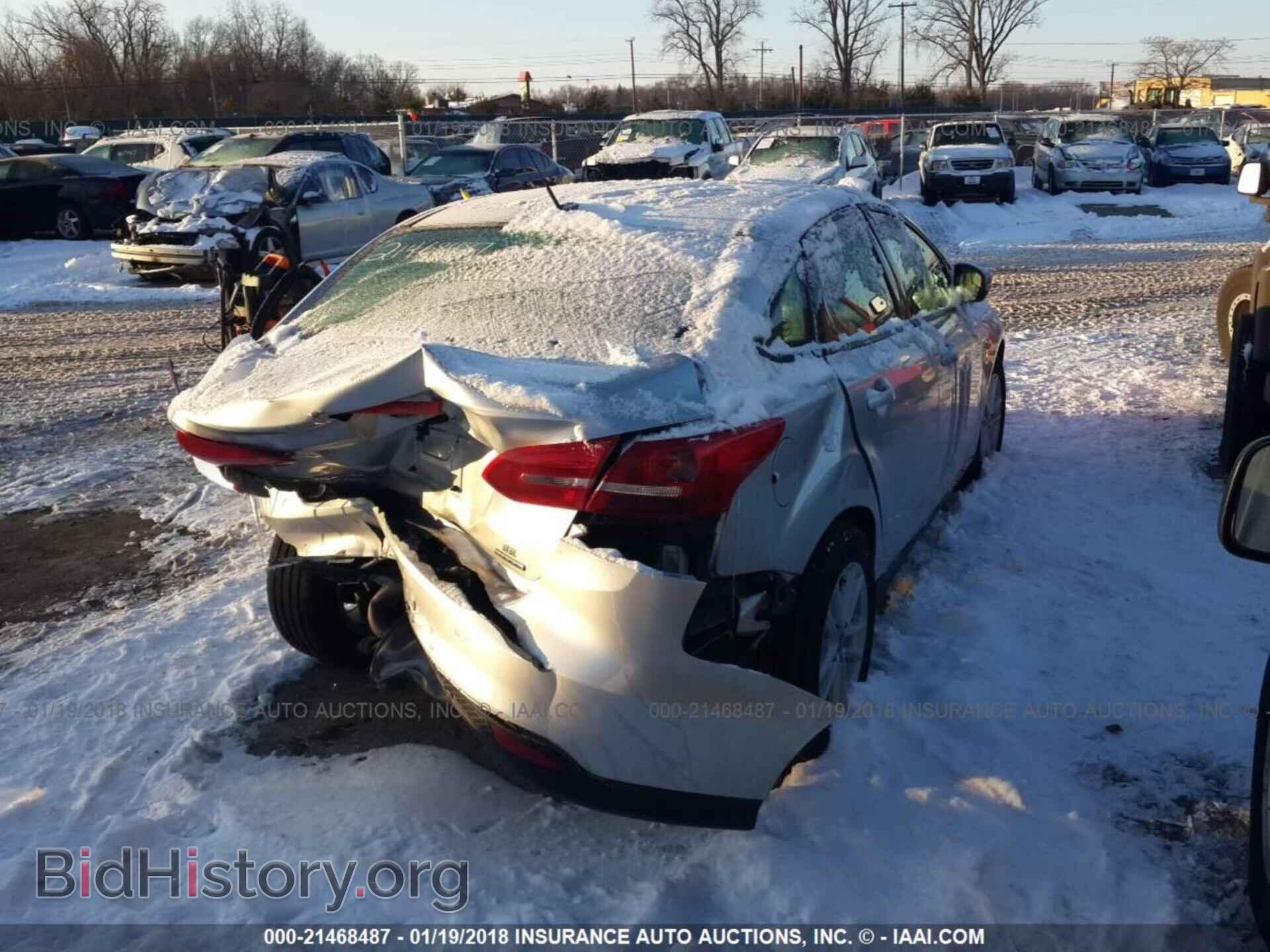 2016 Ford Focus - VIN: 1FADP3F24GL357669 - Фото 4