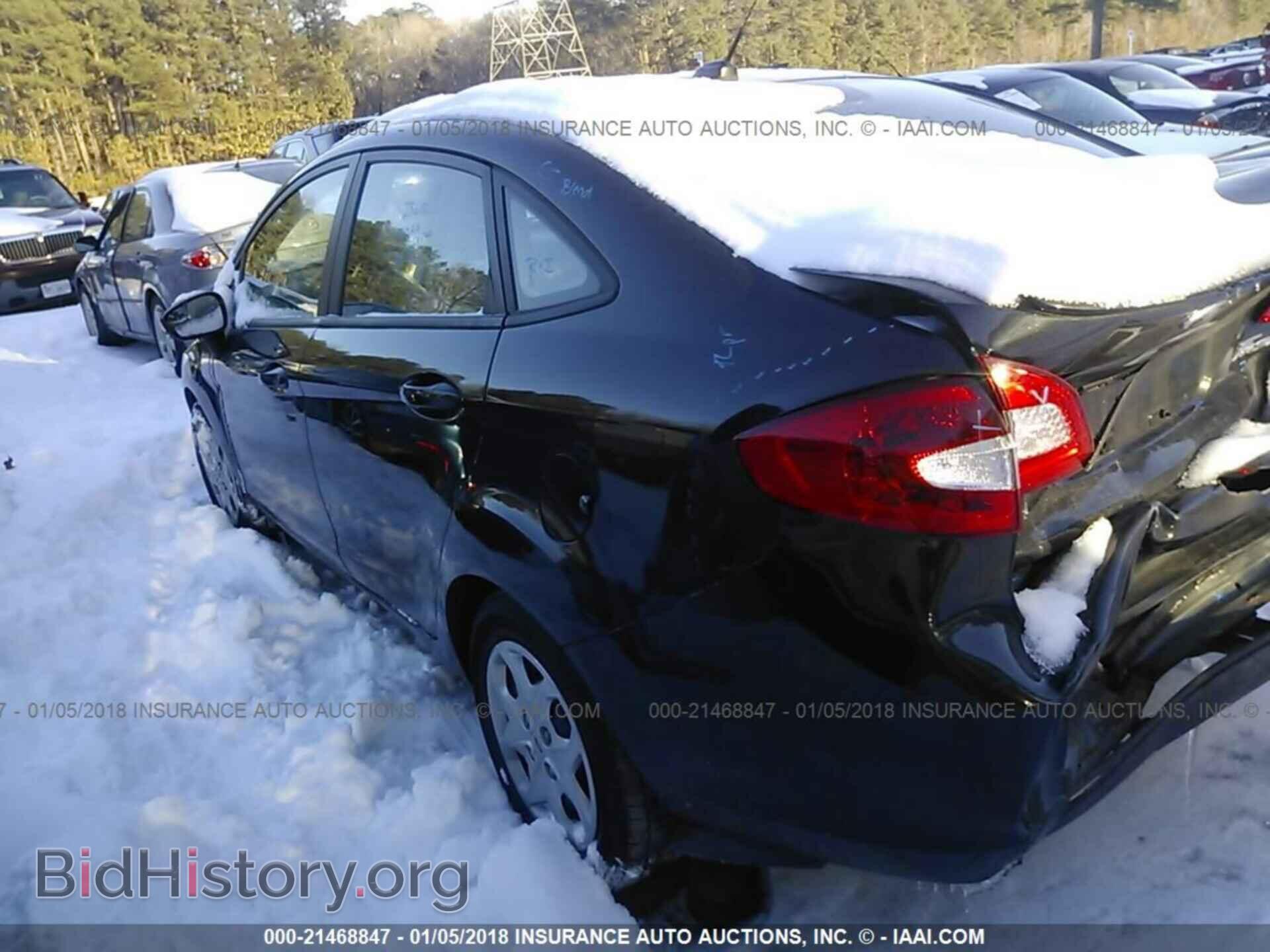 2013 Ford Fiesta - VIN: 3FADP4BJ2DM155247 - Фото 3