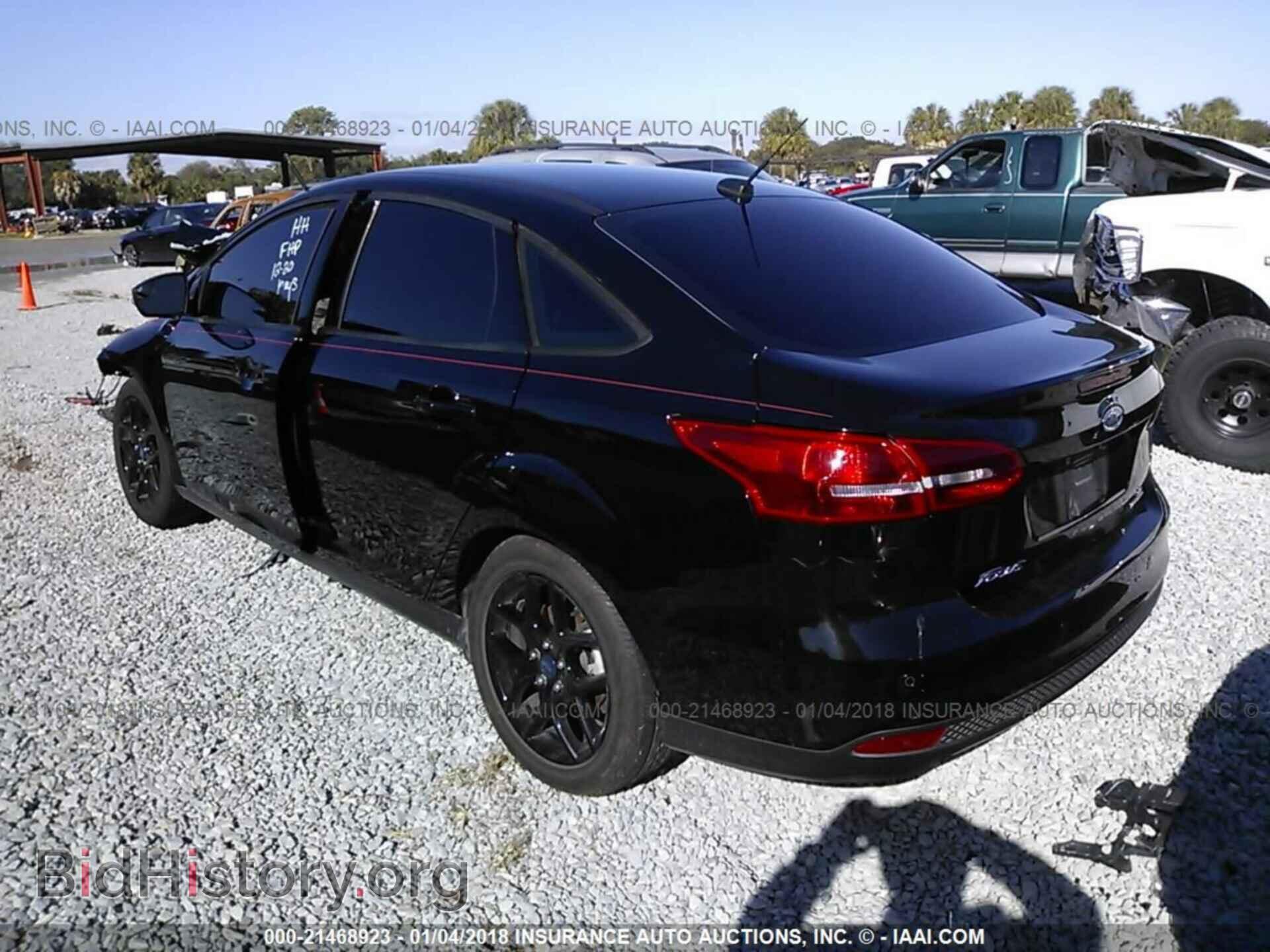 2016 Ford Focus - VIN: 1FADP3F23GL235725 - Фото 3