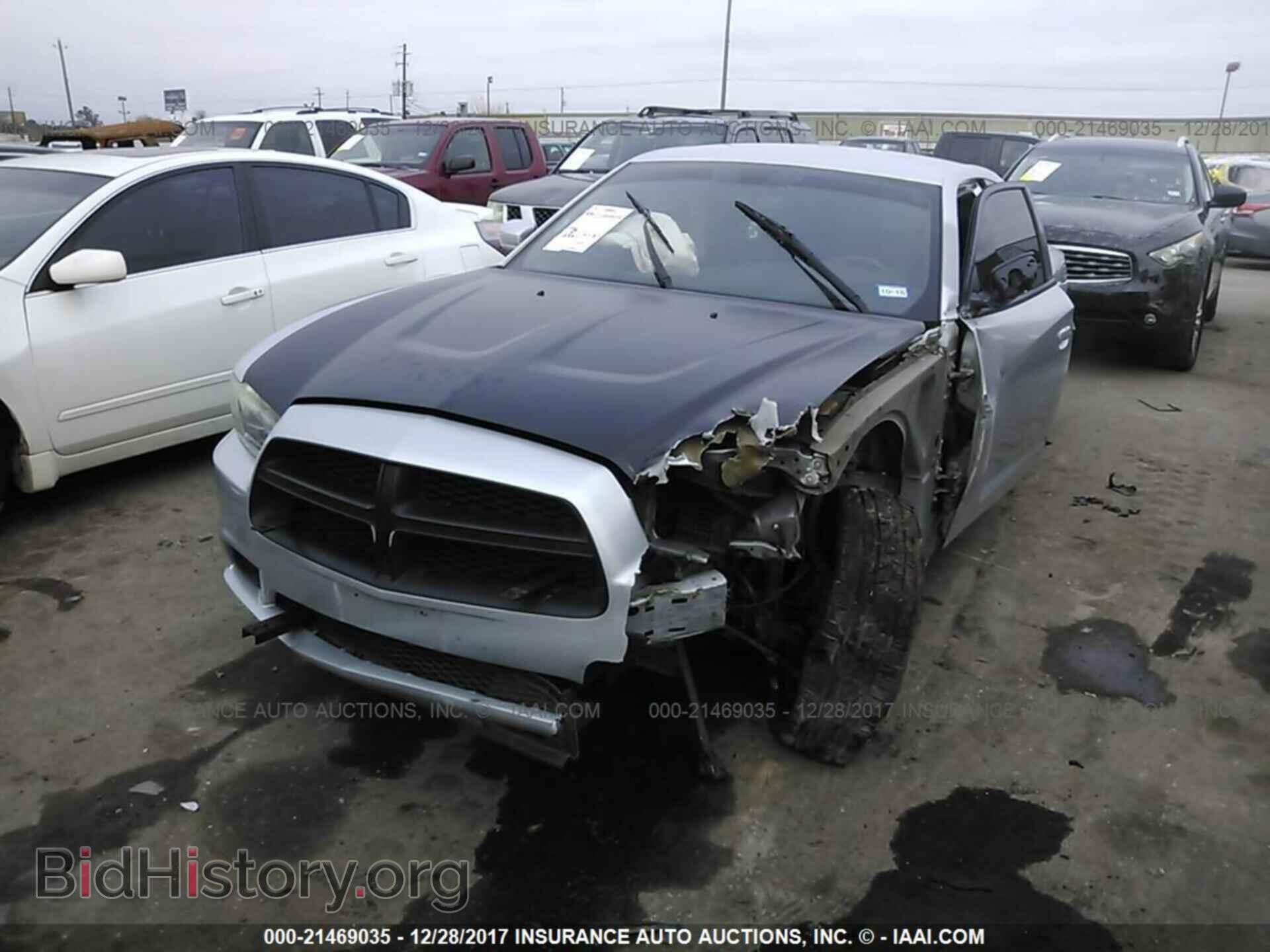 2012 Dodge Charger - VIN: 2C3CDXAT3CH110838 - Фото 2