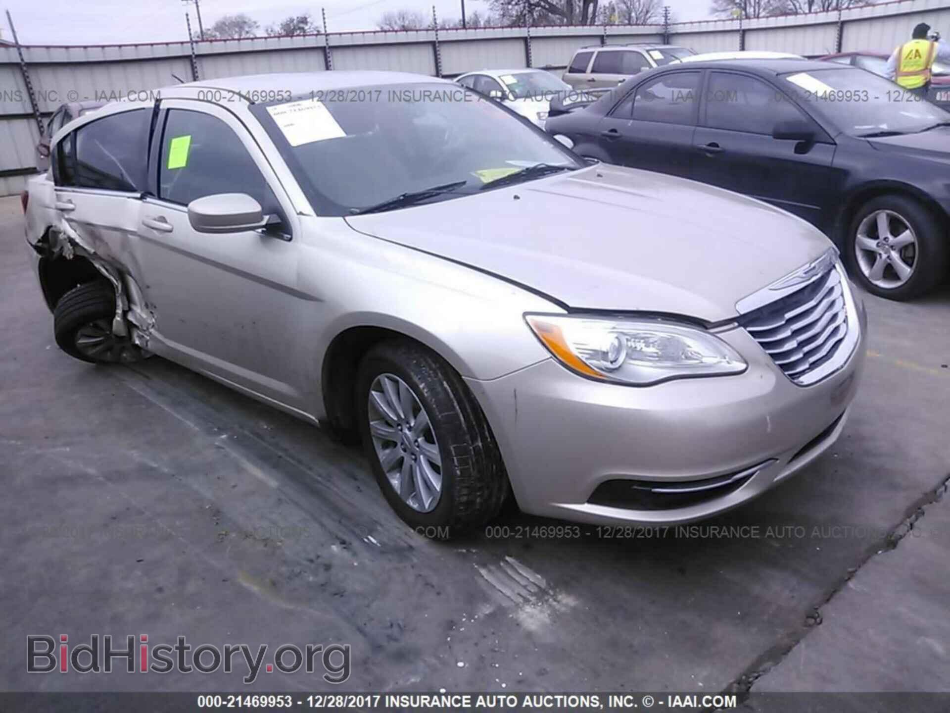 Photo 1C3CCBBB2DN699272 - Chrysler 200 2013