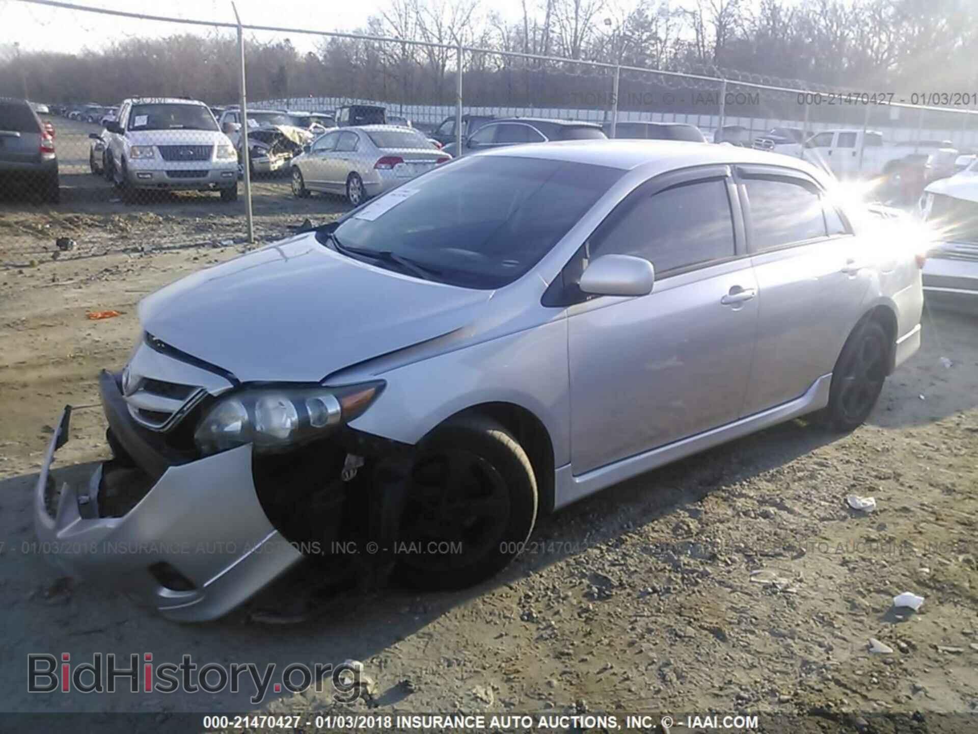 2011 Toyota Corolla - VIN: 2T1BU4EE8BC548135 - Фото 2