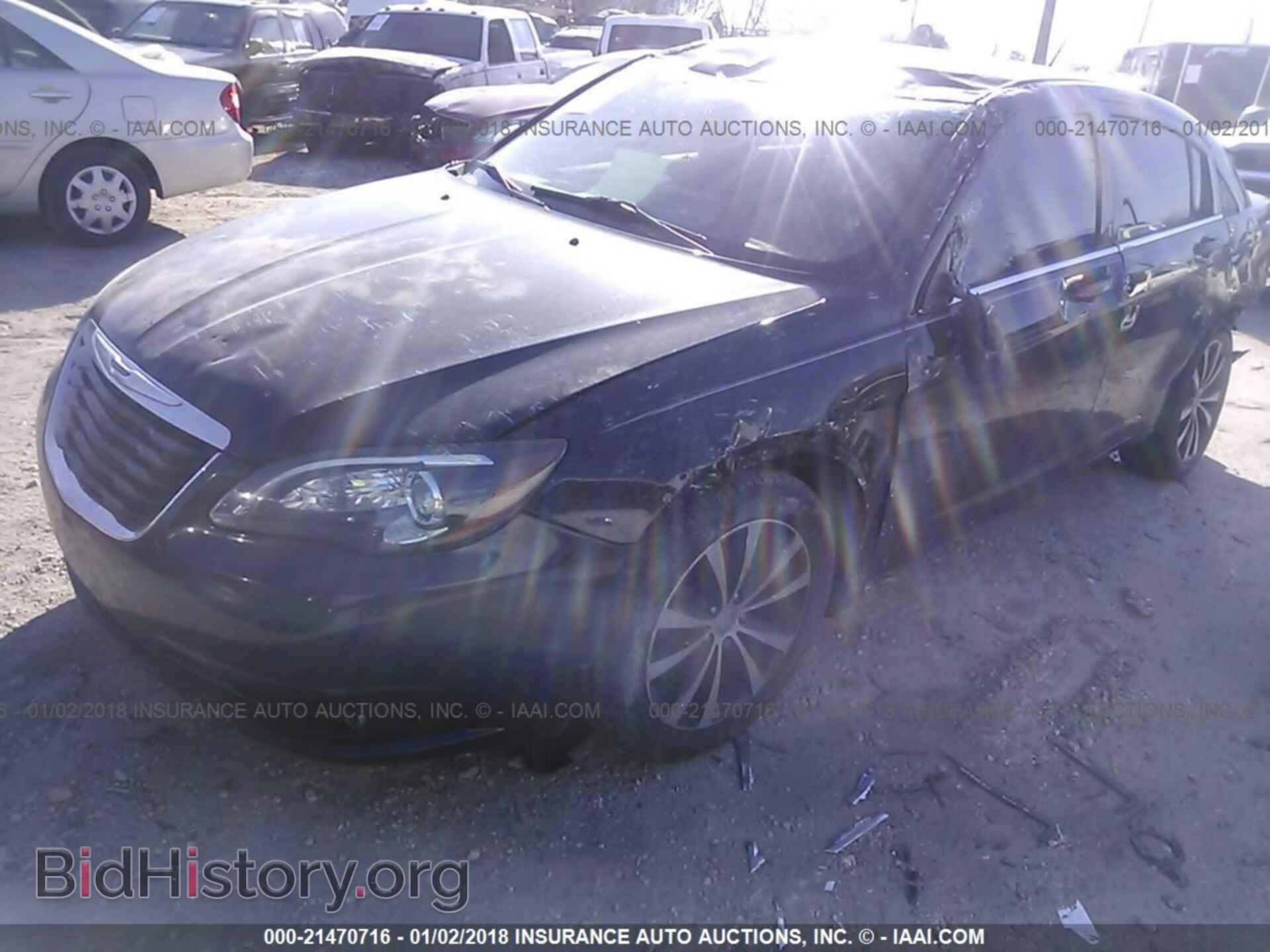 2012 Chrysler 200 - VIN: 1C3CCBBG2CN257621 - Photo 2