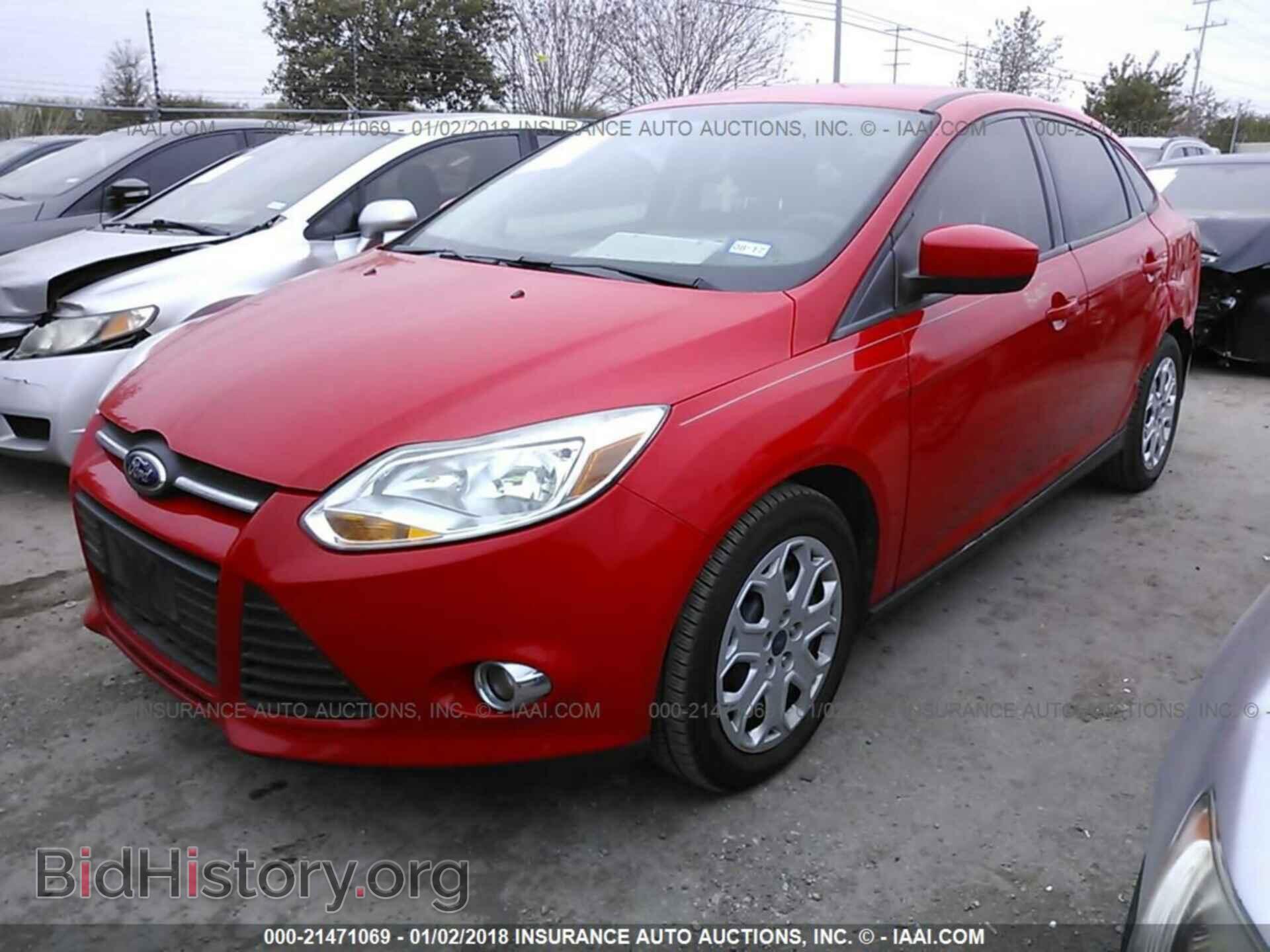 2012 Ford Focus - VIN: 1FAHP3F29CL449484 - Photo 2