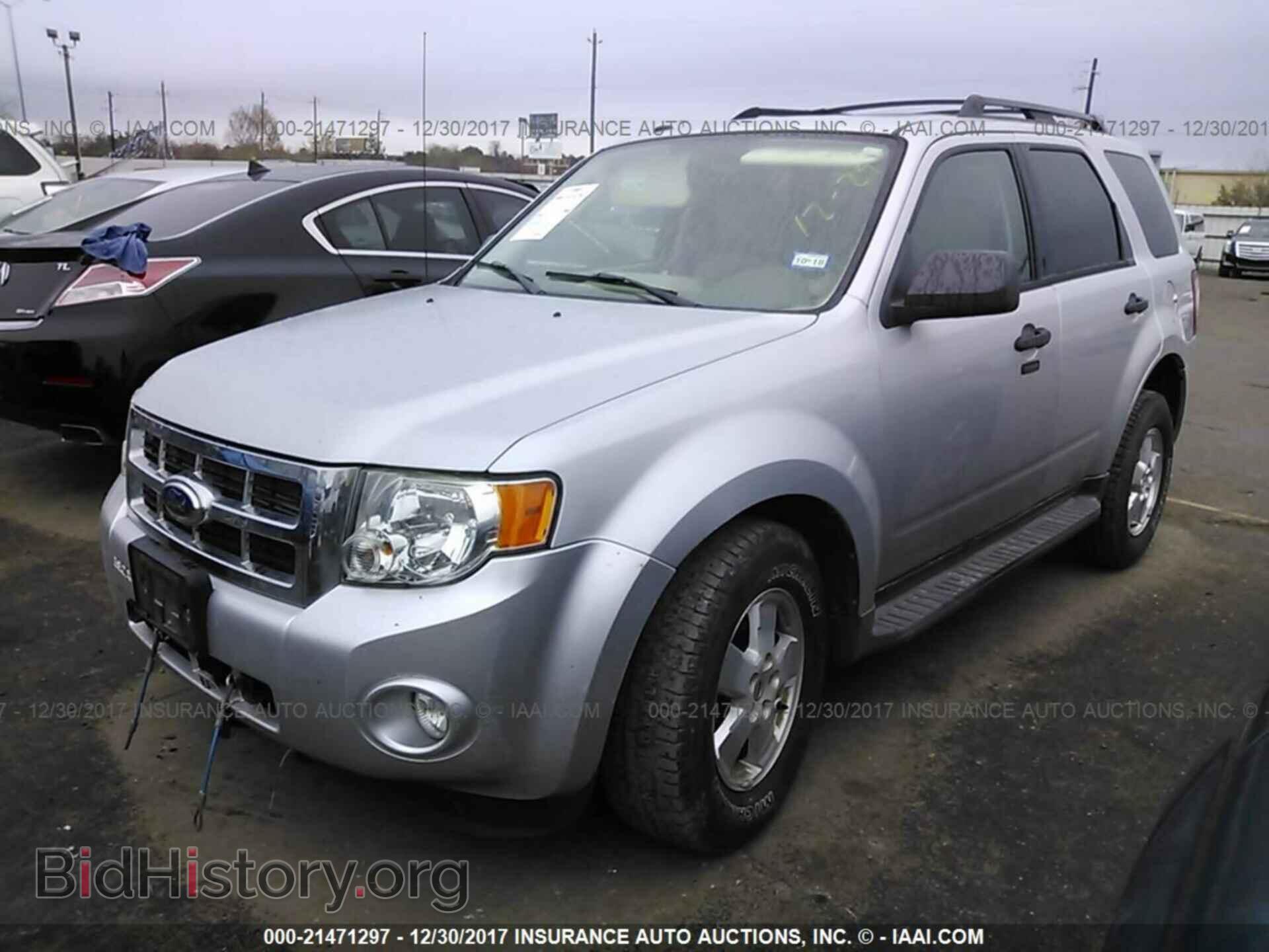 2012 Ford Escape - VIN: 1FMCU9DG7CKA64232 - Photo 2
