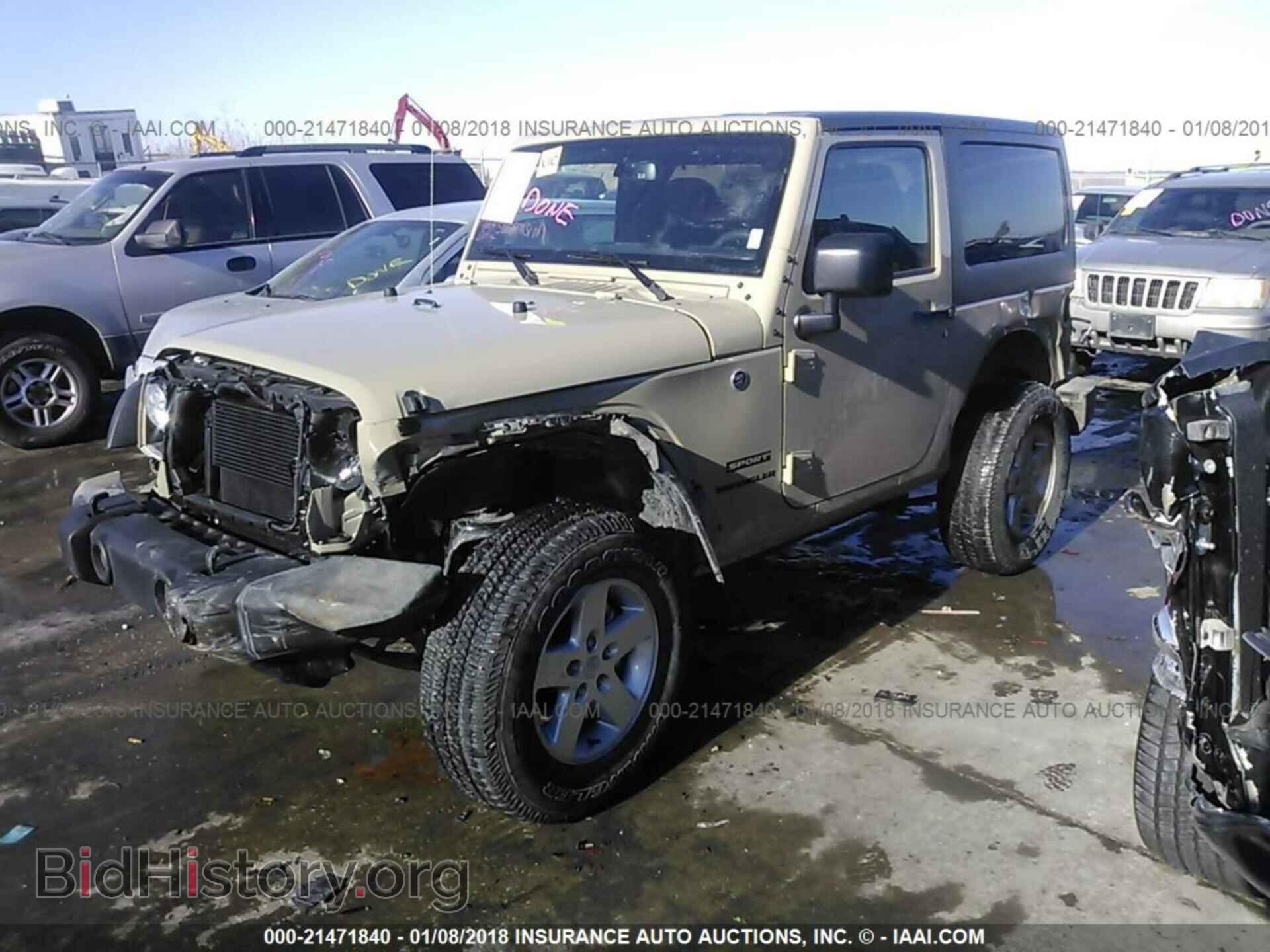 2017 Jeep Wrangler - VIN: 1C4AJWAG5HL582946 - Фото 2