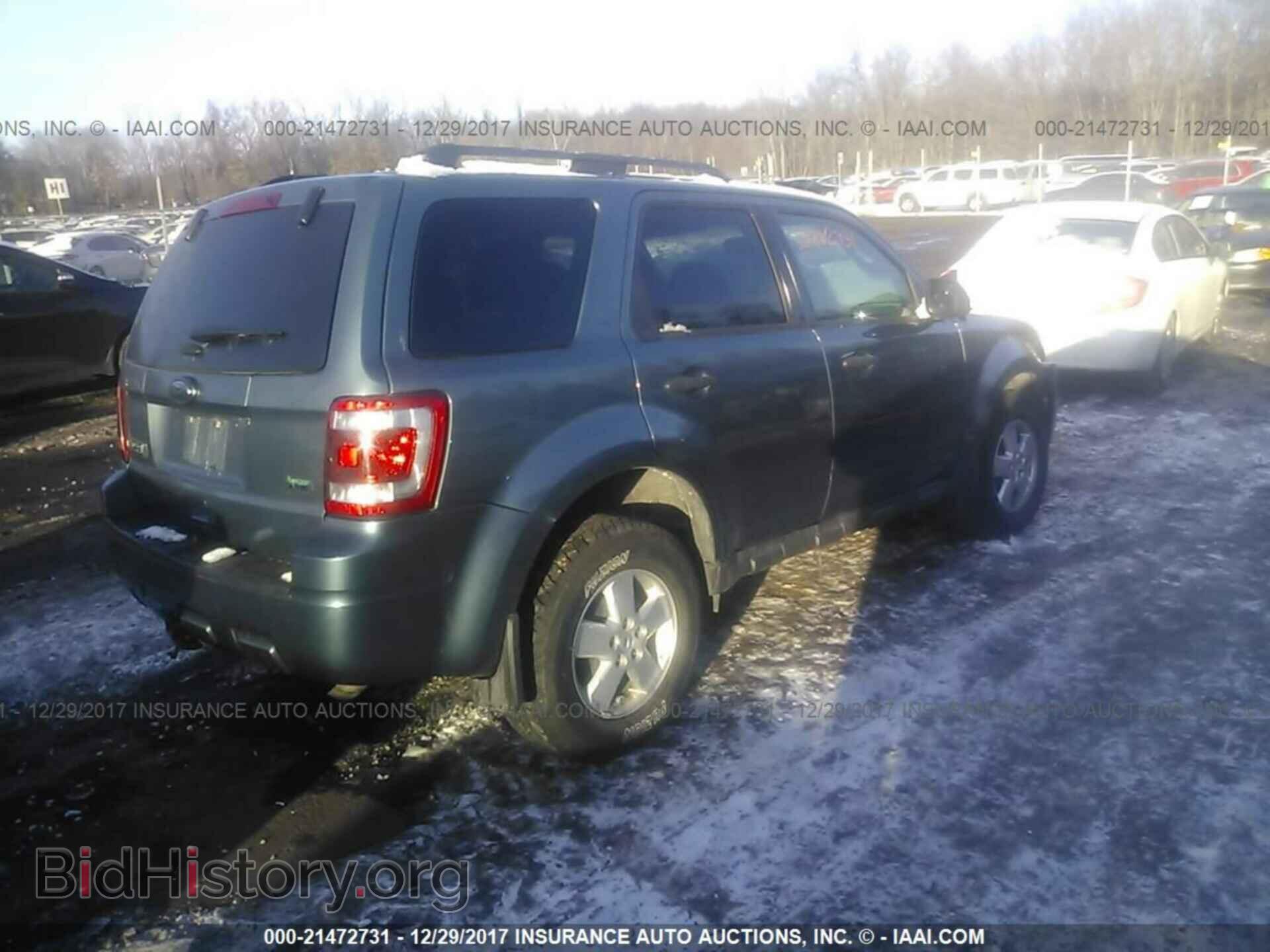 2011 Ford Escape - VIN: 1FMCU9DG2BKC21308 - Photo 4