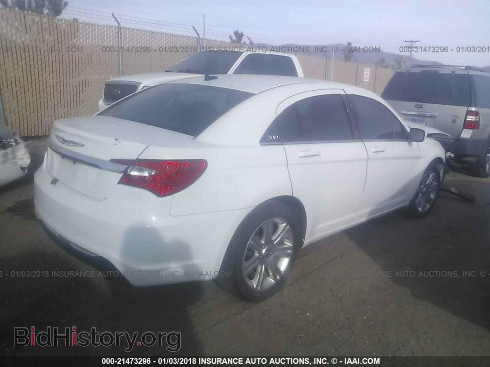 2013 Chrysler 200 - VIN: 1C3CCBAB3DN705114 - Photo 4
