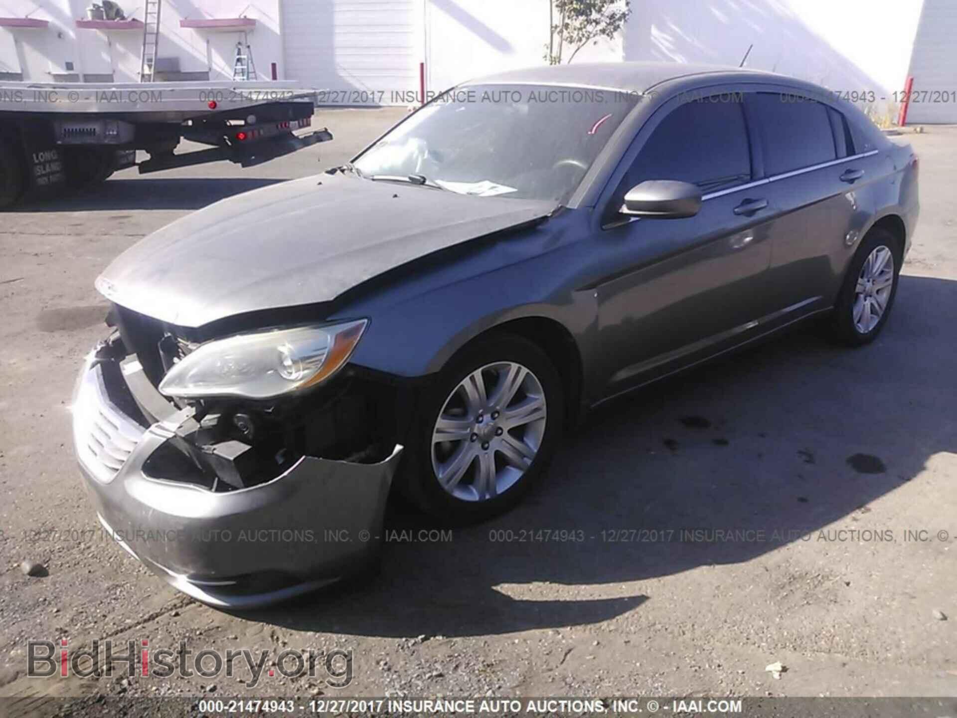 2013 Chrysler 200 - VIN: 1C3CCBAB1DN762895 - Фото 2