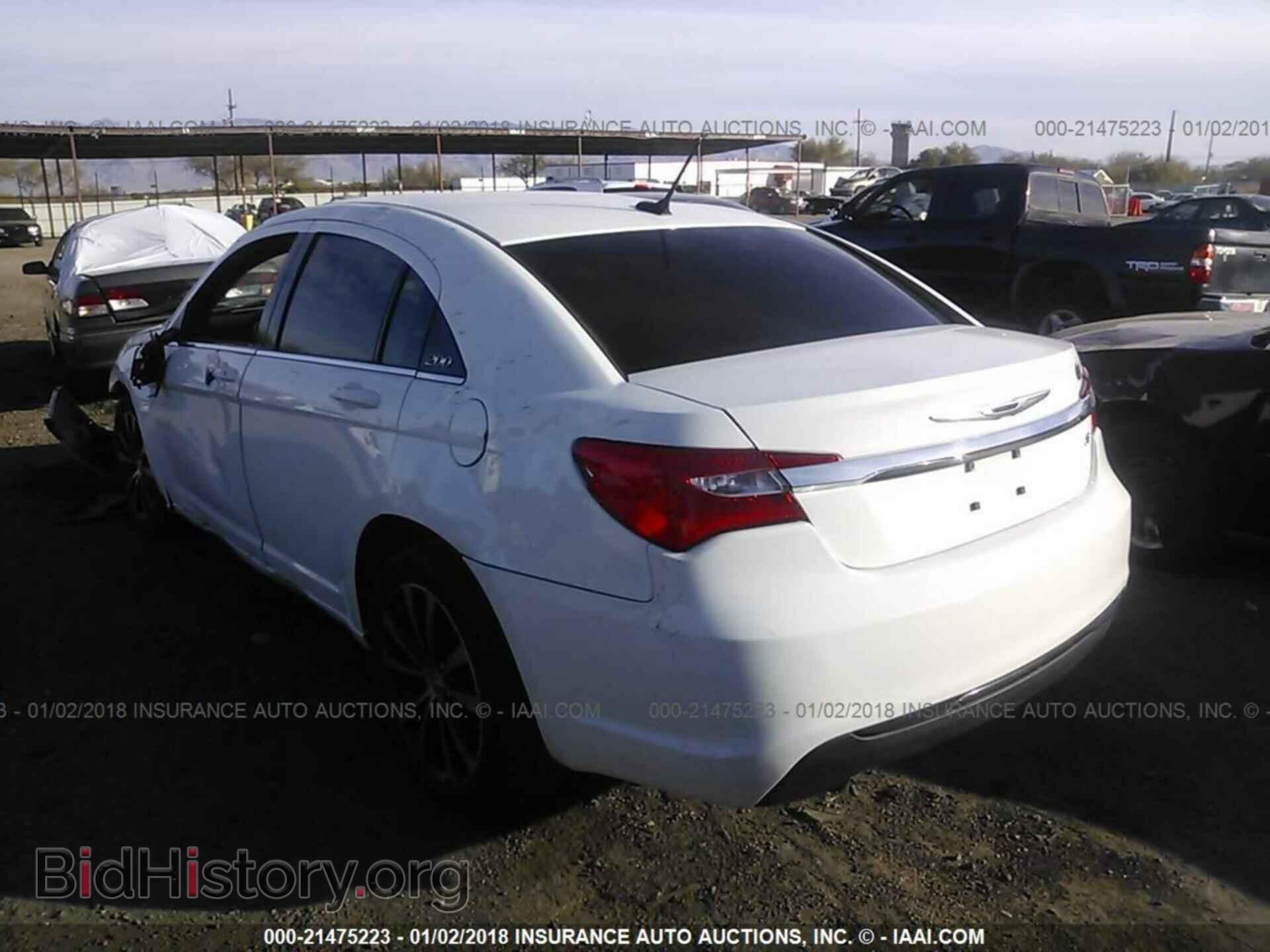 2014 Chrysler 200 - VIN: 1C3CCBCG3EN157125 - Фото 3