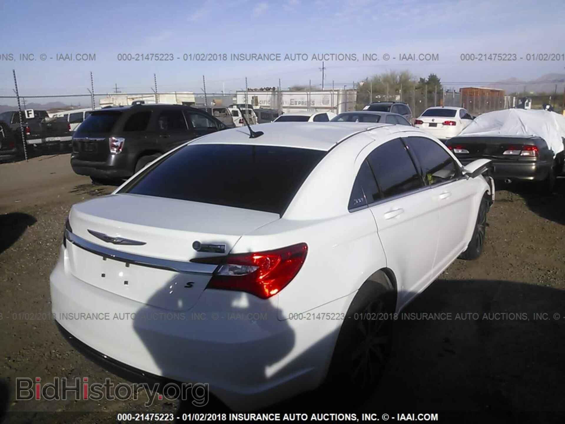 2014 Chrysler 200 - VIN: 1C3CCBCG3EN157125 - Фото 4
