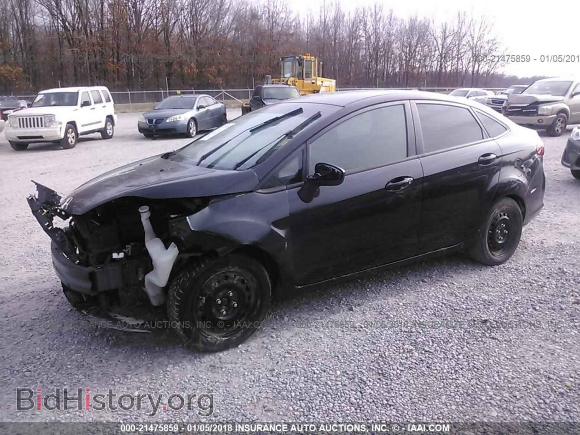 2013 Ford Fiesta - VIN: 3FADP4AJ8DM161765 - Фото 2
