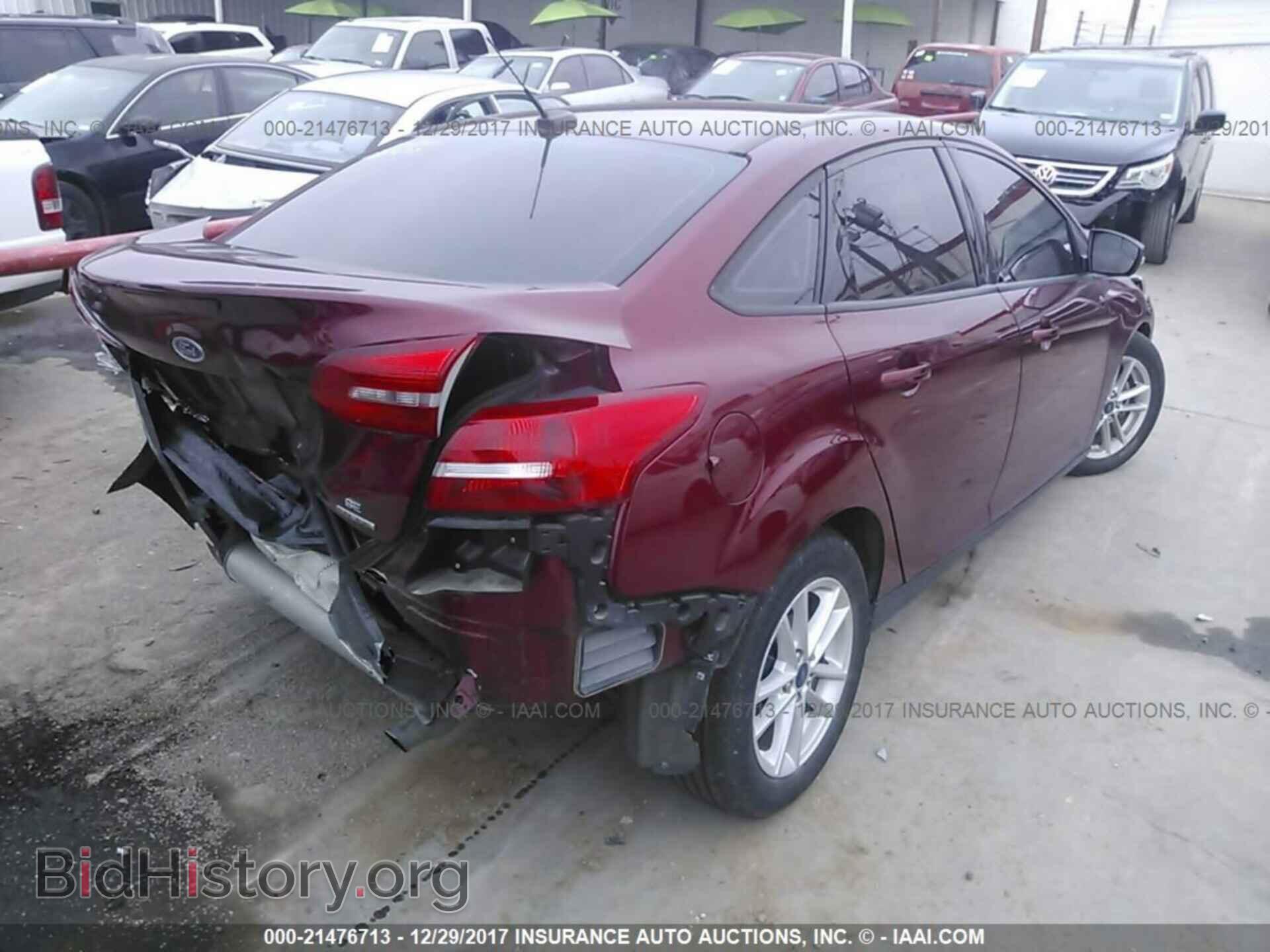 2016 Ford Focus - VIN: 1FADP3F24GL359762 - Photo 4