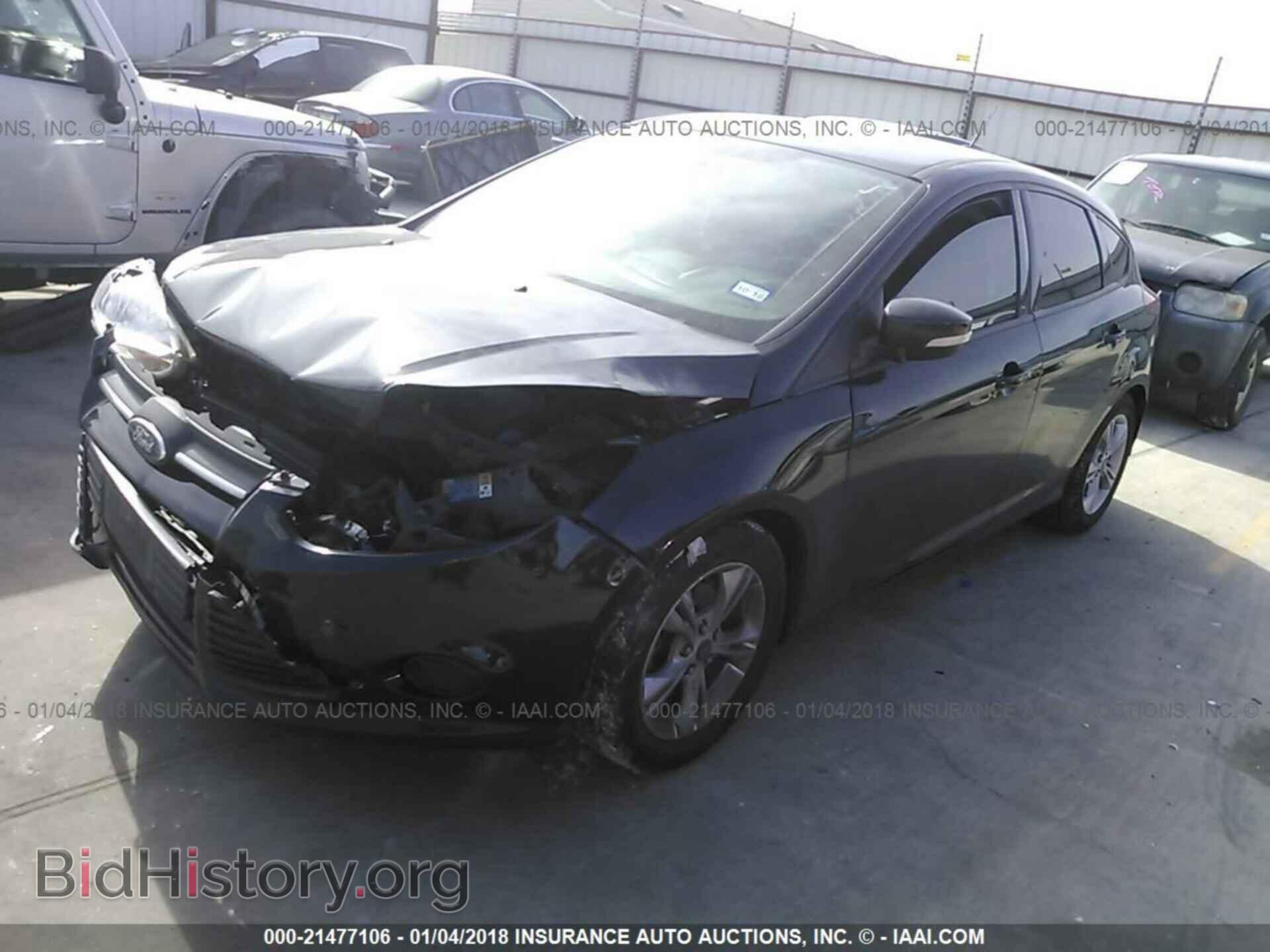 2014 Ford Focus - VIN: 1FADP3K22EL305525 - Фото 2