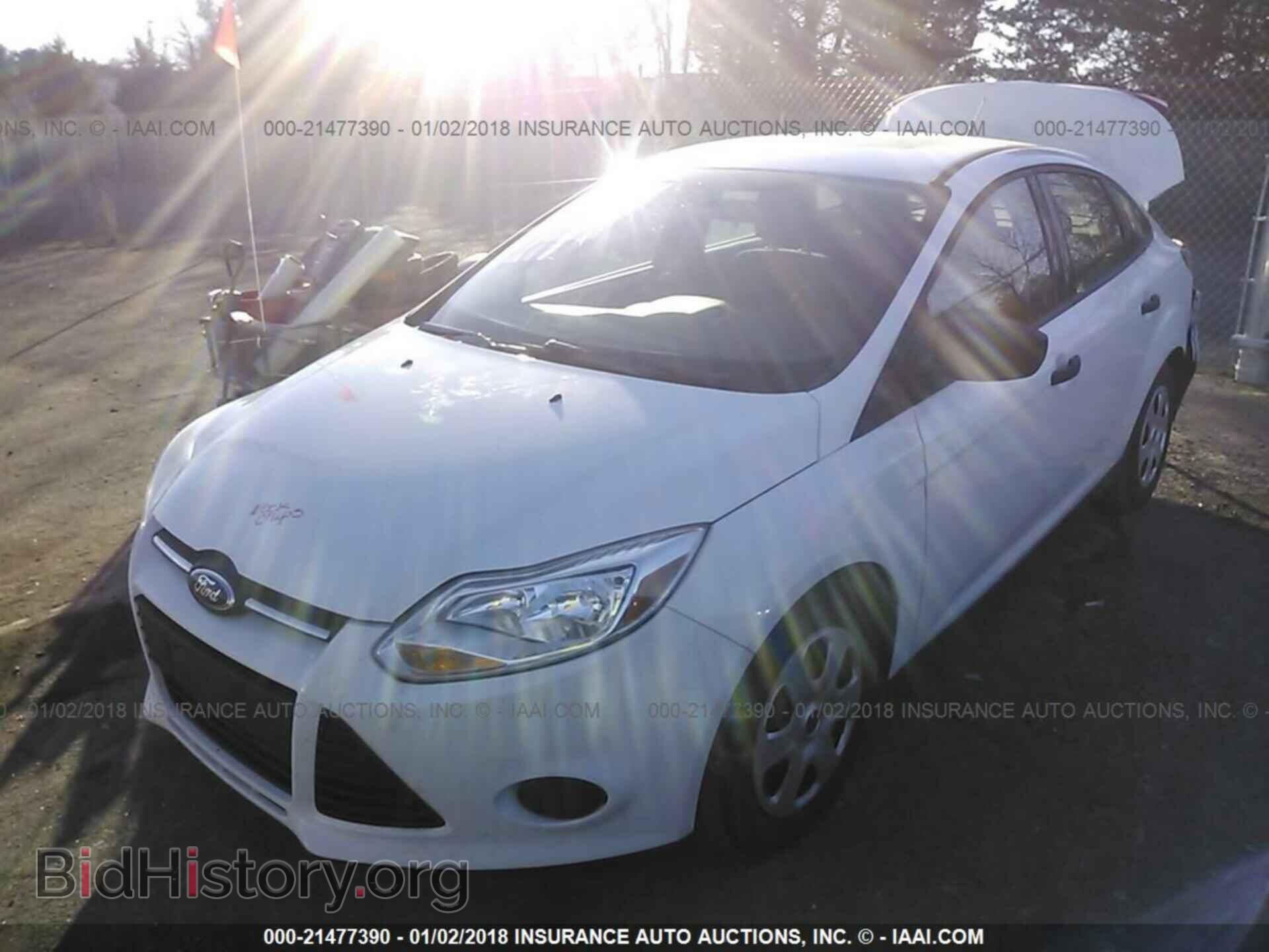 2013 Ford Focus - VIN: 1FADP3E20DL156025 - Photo 2