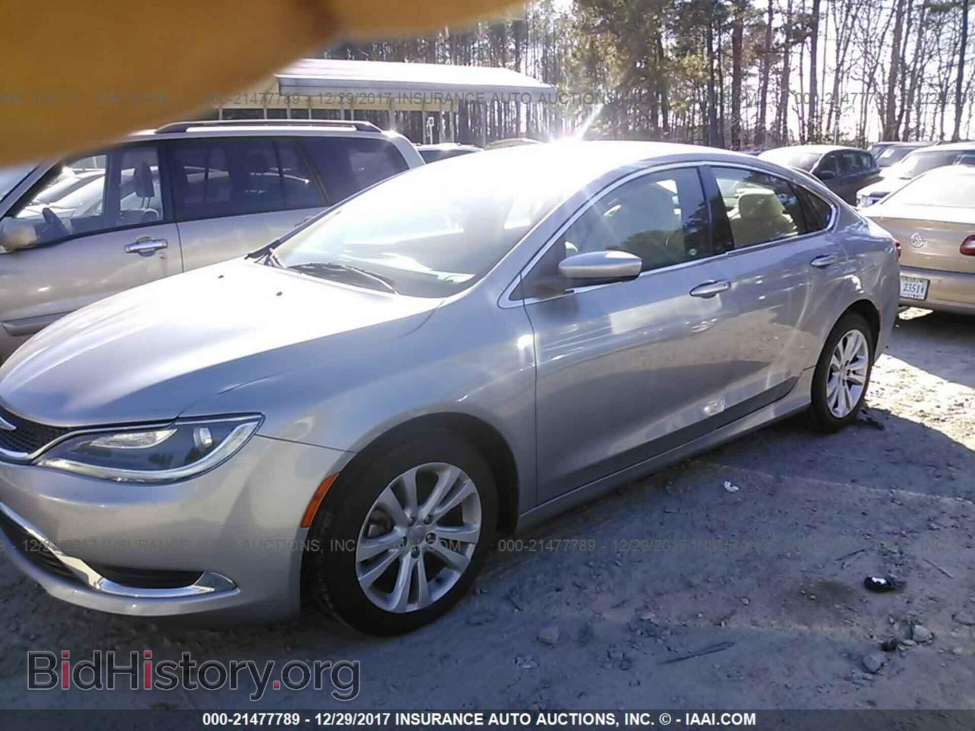 2015 Chrysler 200 - VIN: 1C3CCCAB8FN747576 - Photo 2