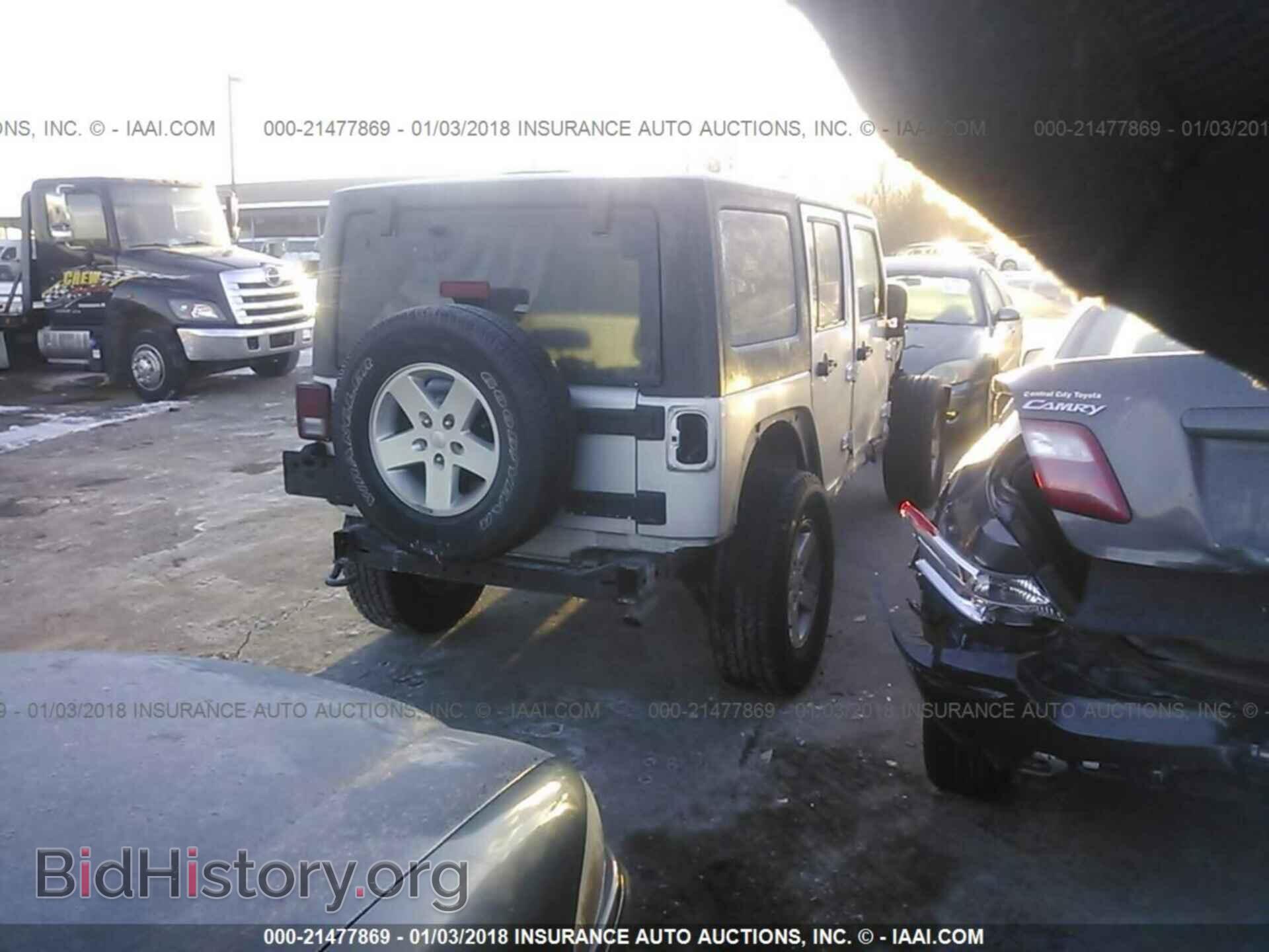 2011 Jeep Wrangler - VIN: 1J4BA3H19BL504594 - Фото 4