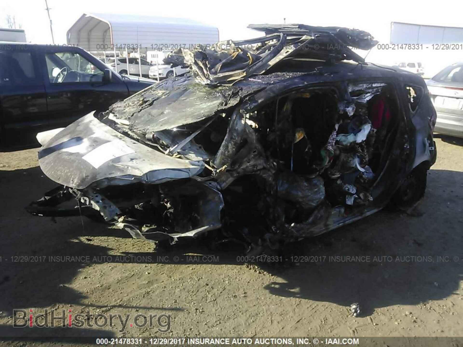 2016 Nissan Versa note - VIN: 3N1CE2CP1GL370974 - Фото 2